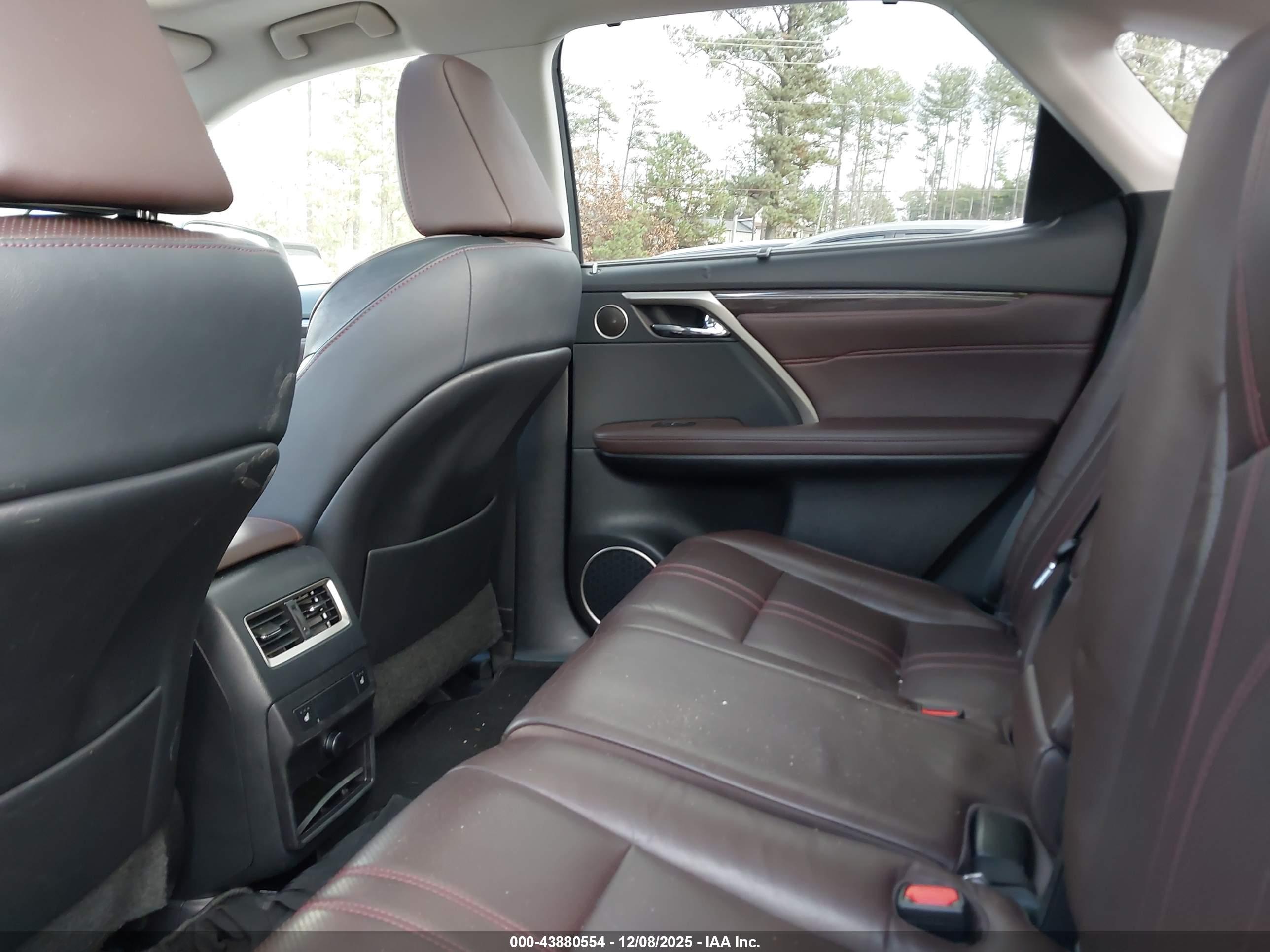 LEXUS RX image 8