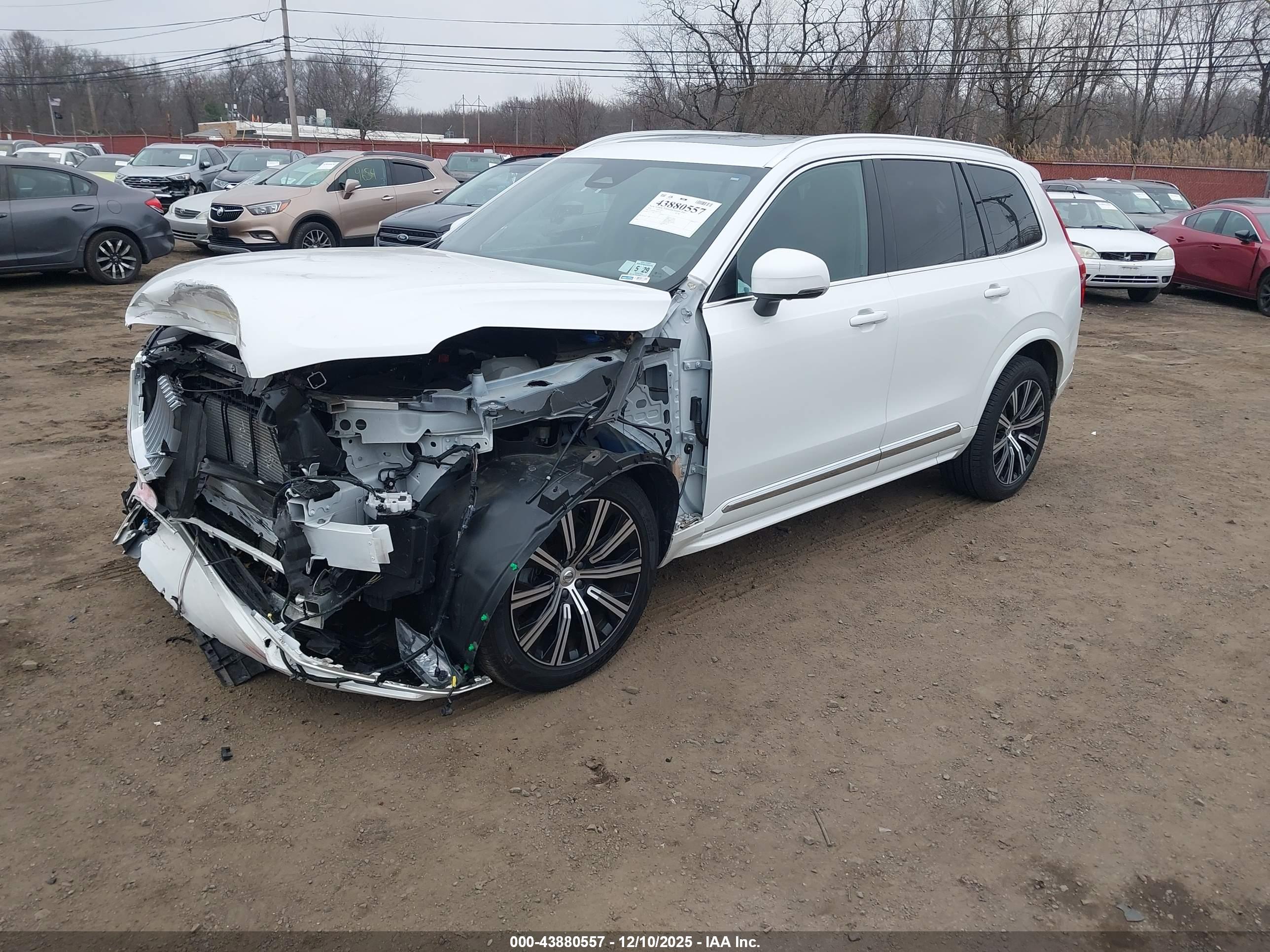 VOLVO XC90 image 2