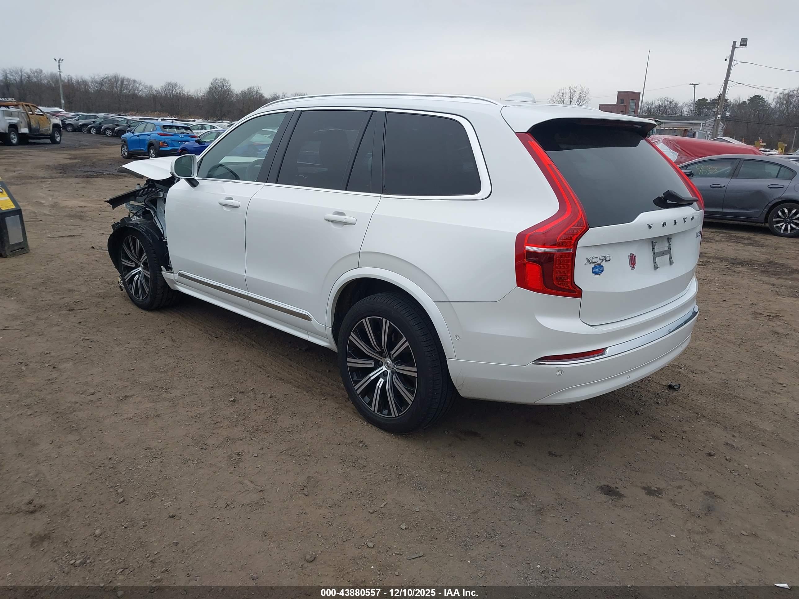 VOLVO XC90 image 3