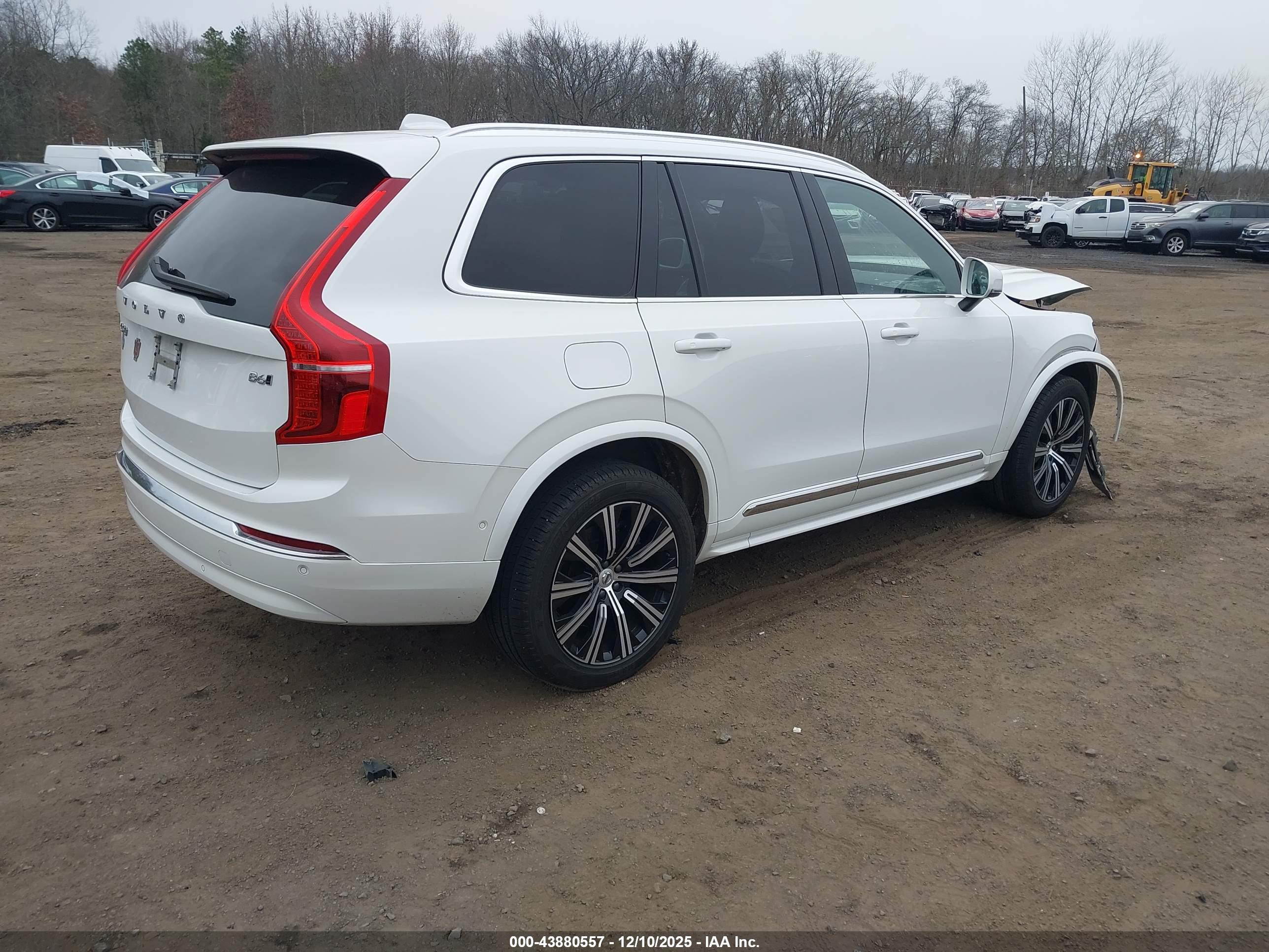 VOLVO XC90 image 4