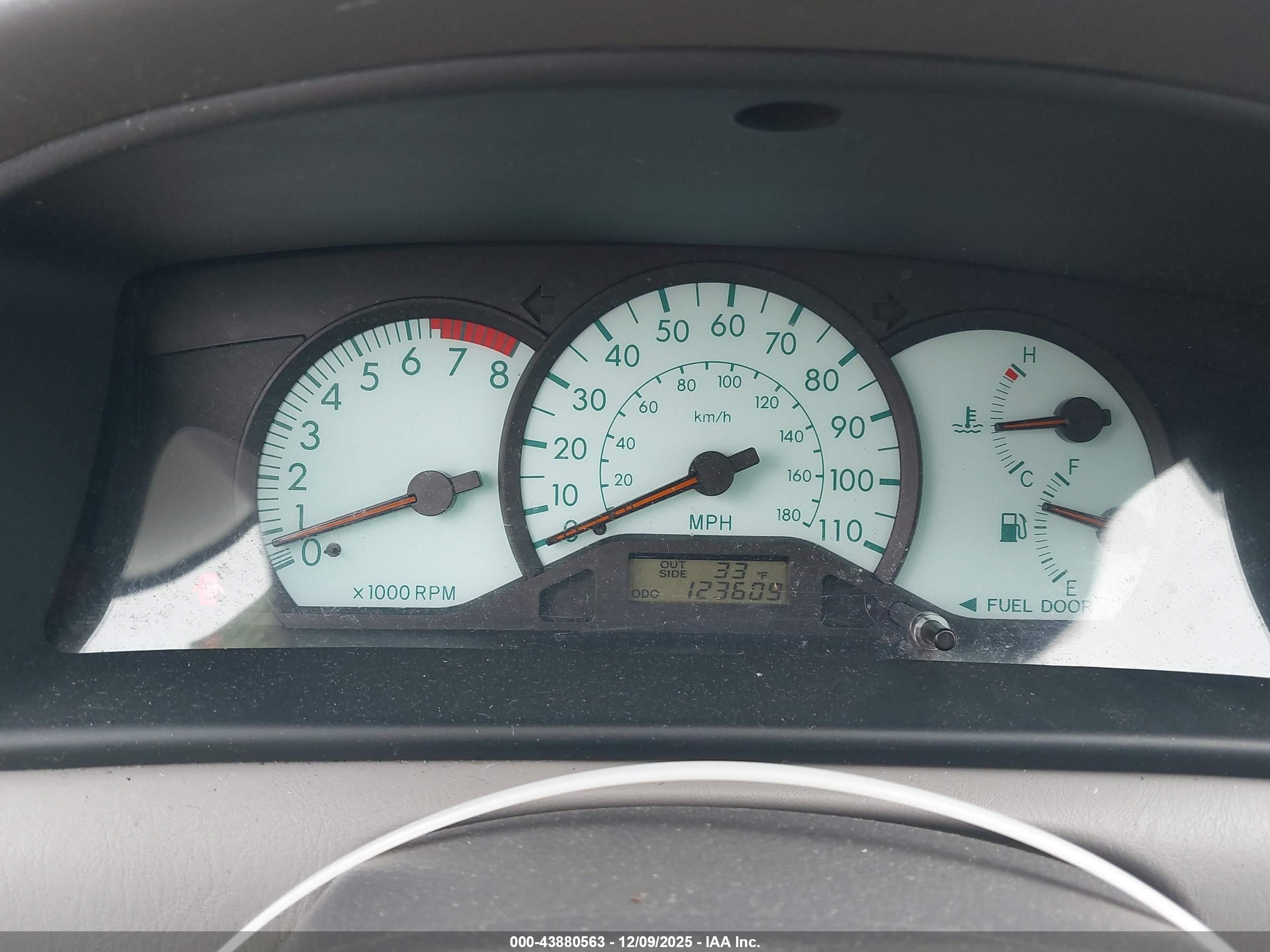 TOYOTA COROLLA image 7