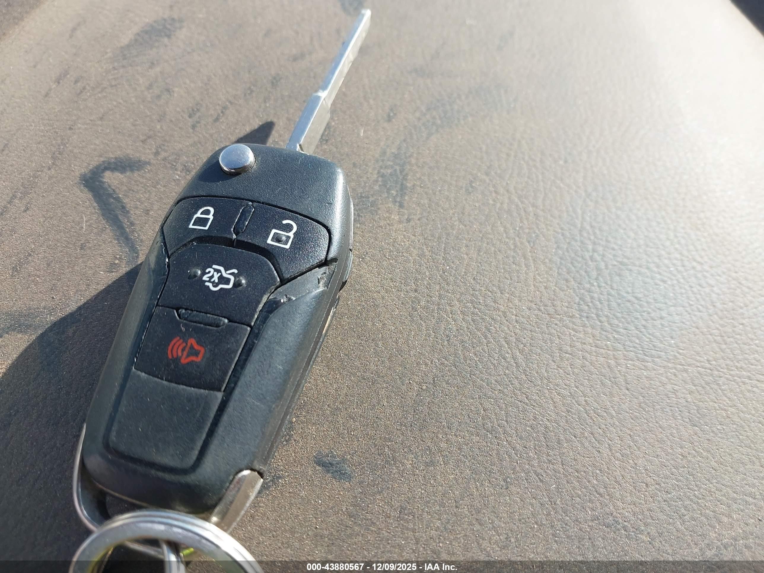 FORD FUSION image 11