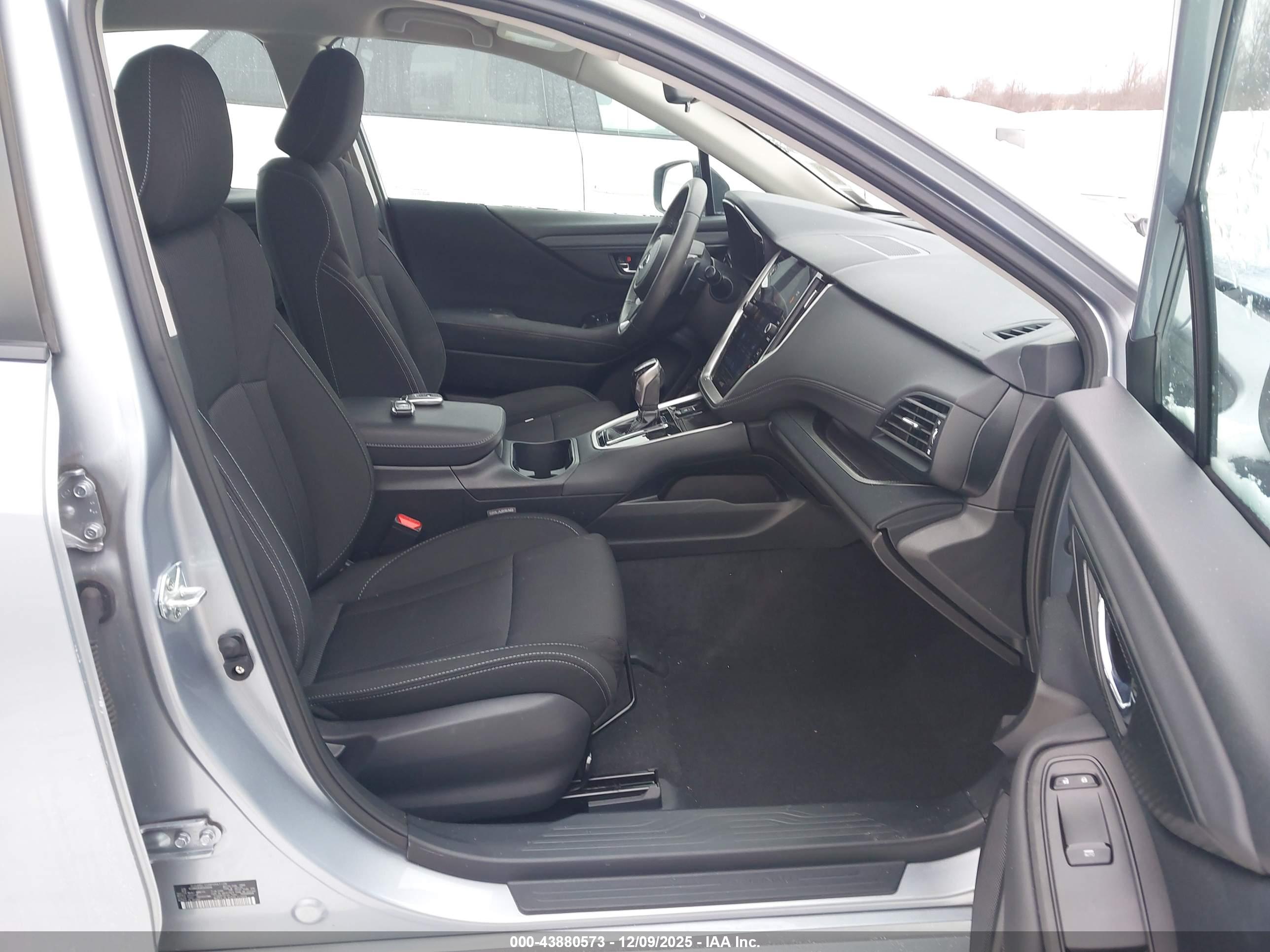 SUBARU LEGACY image 8