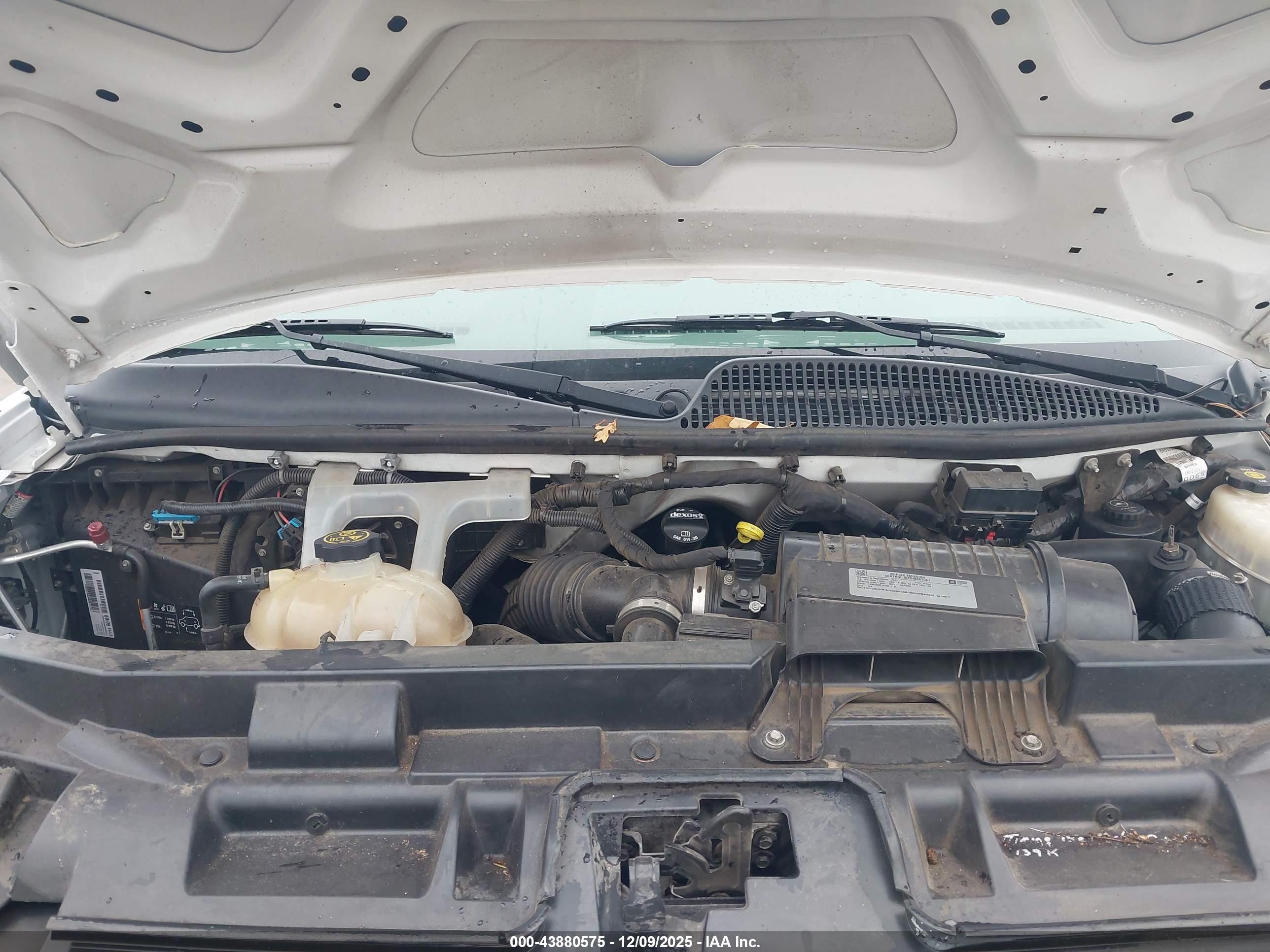 CHEVROLET EXPRESS image 10
