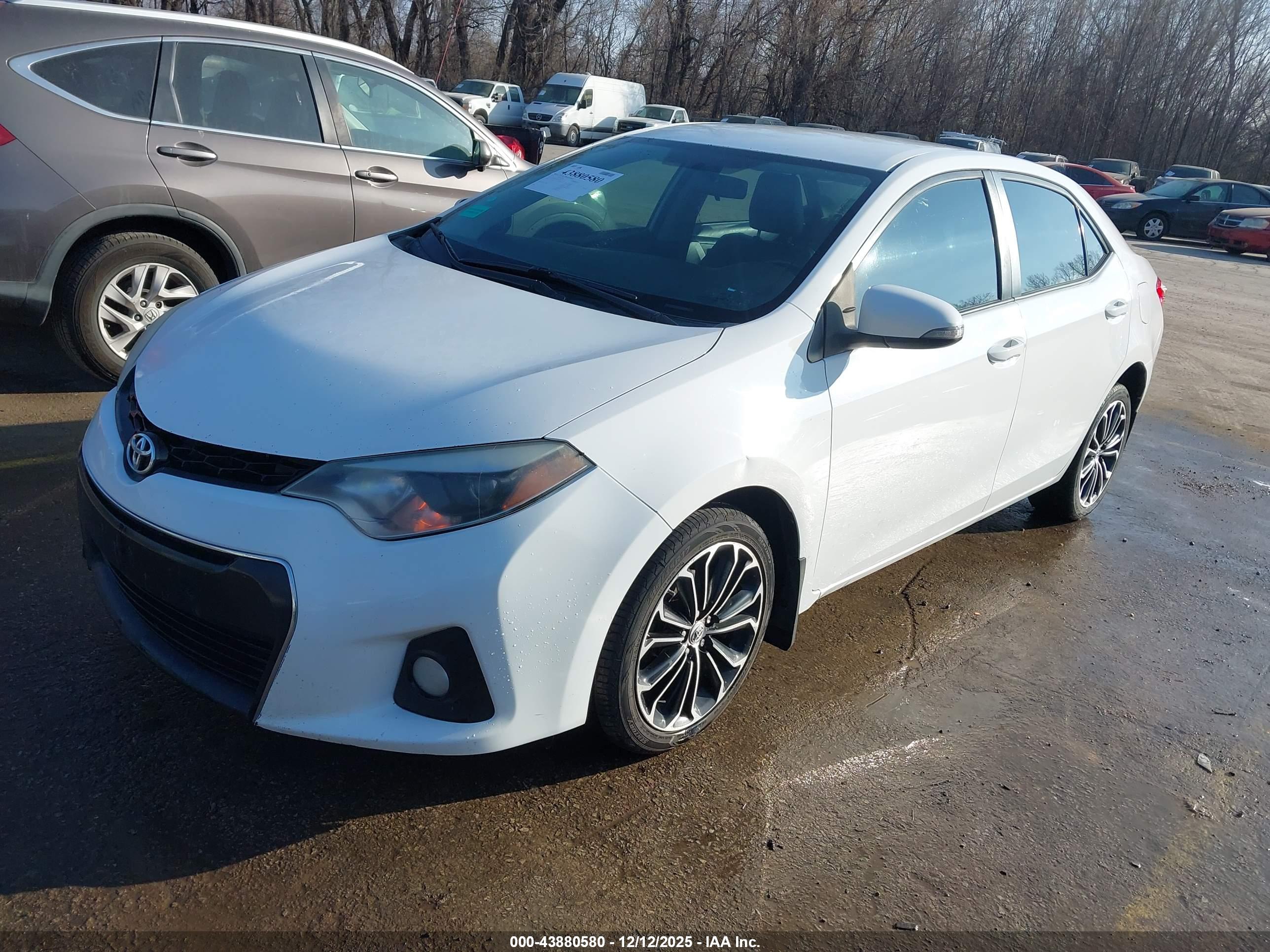 TOYOTA COROLLA image 2