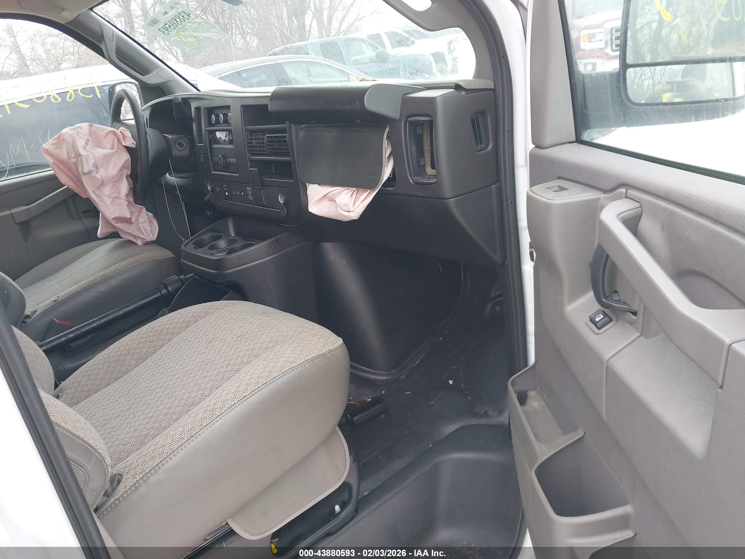 CHEVROLET EXPRESS image 5
