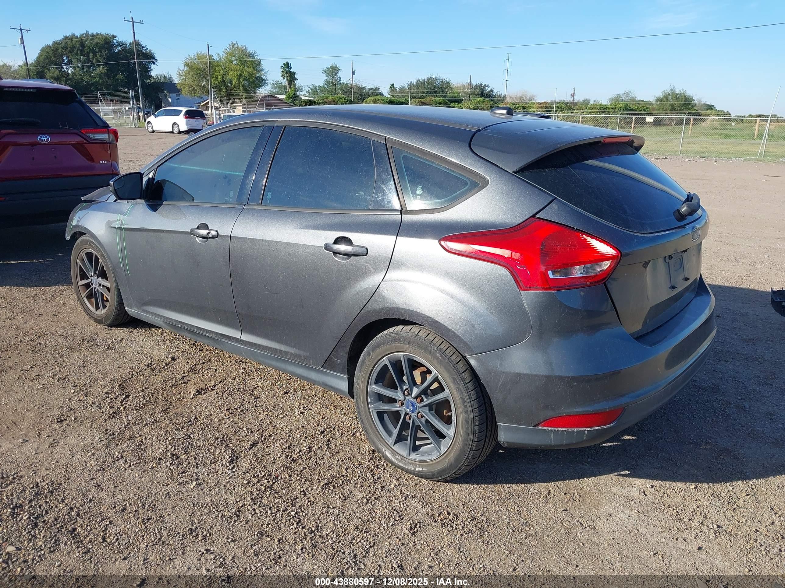 FORD FOCUS image 3