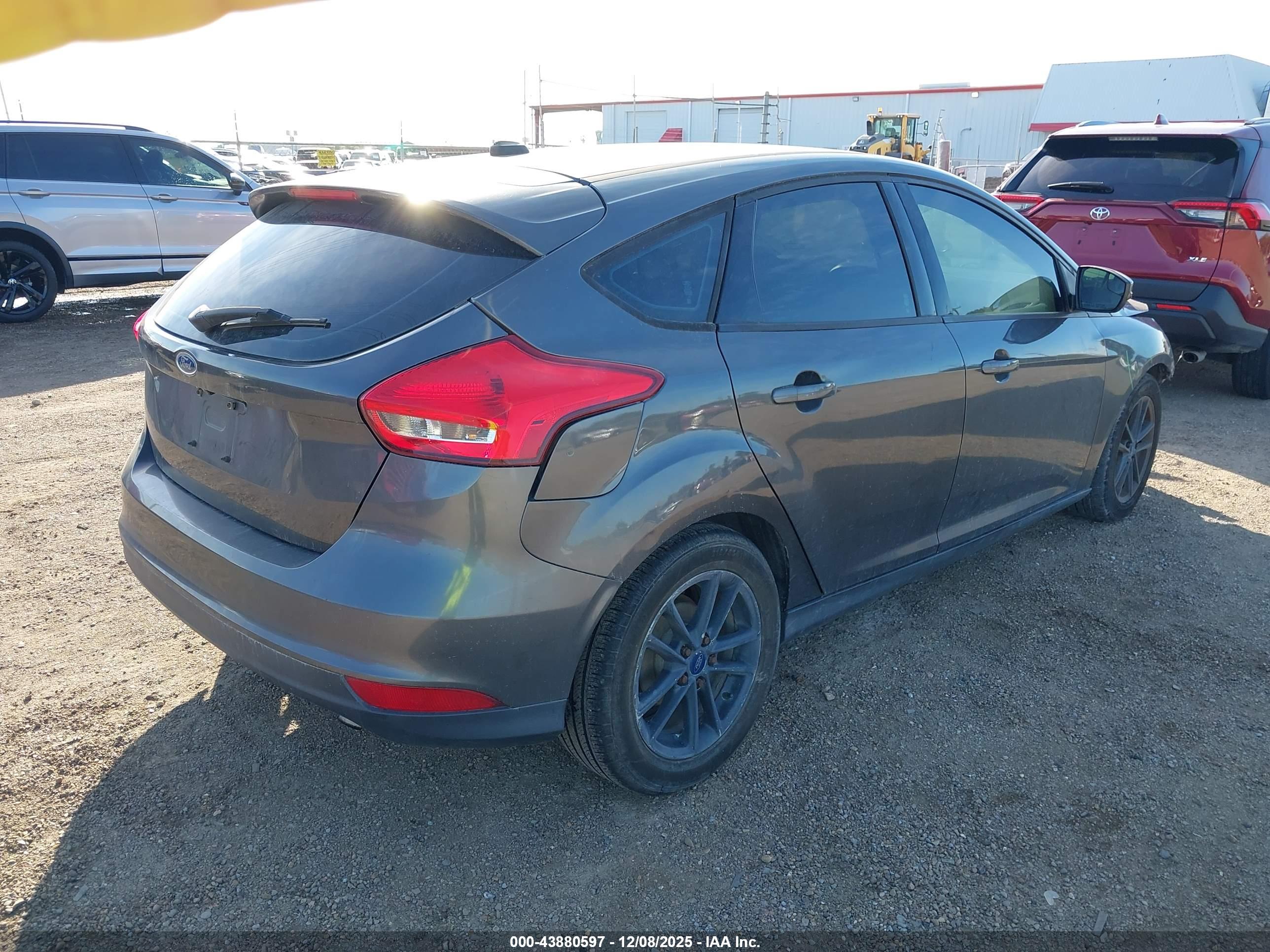 FORD FOCUS image 4