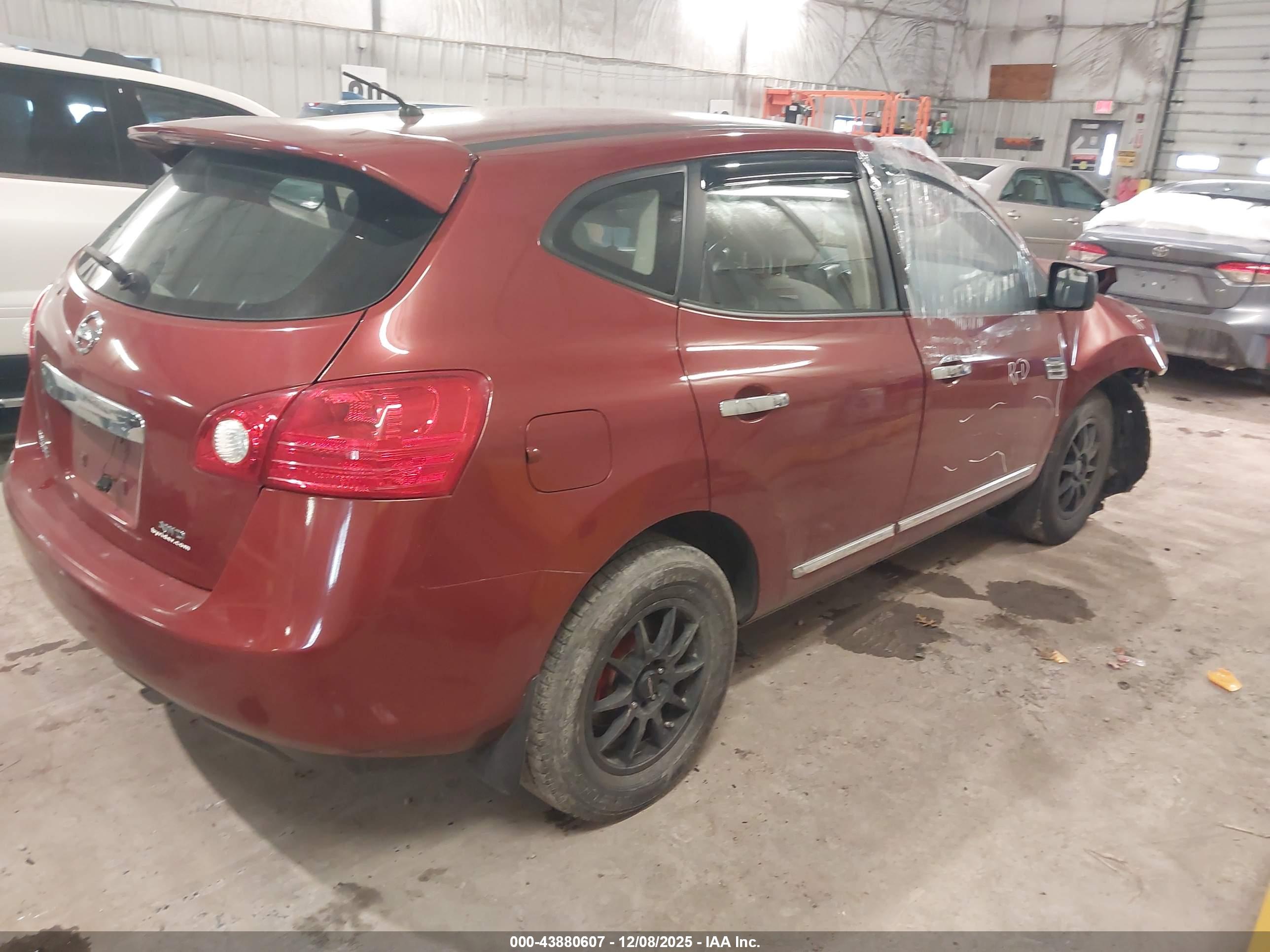 NISSAN ROGUE image 4
