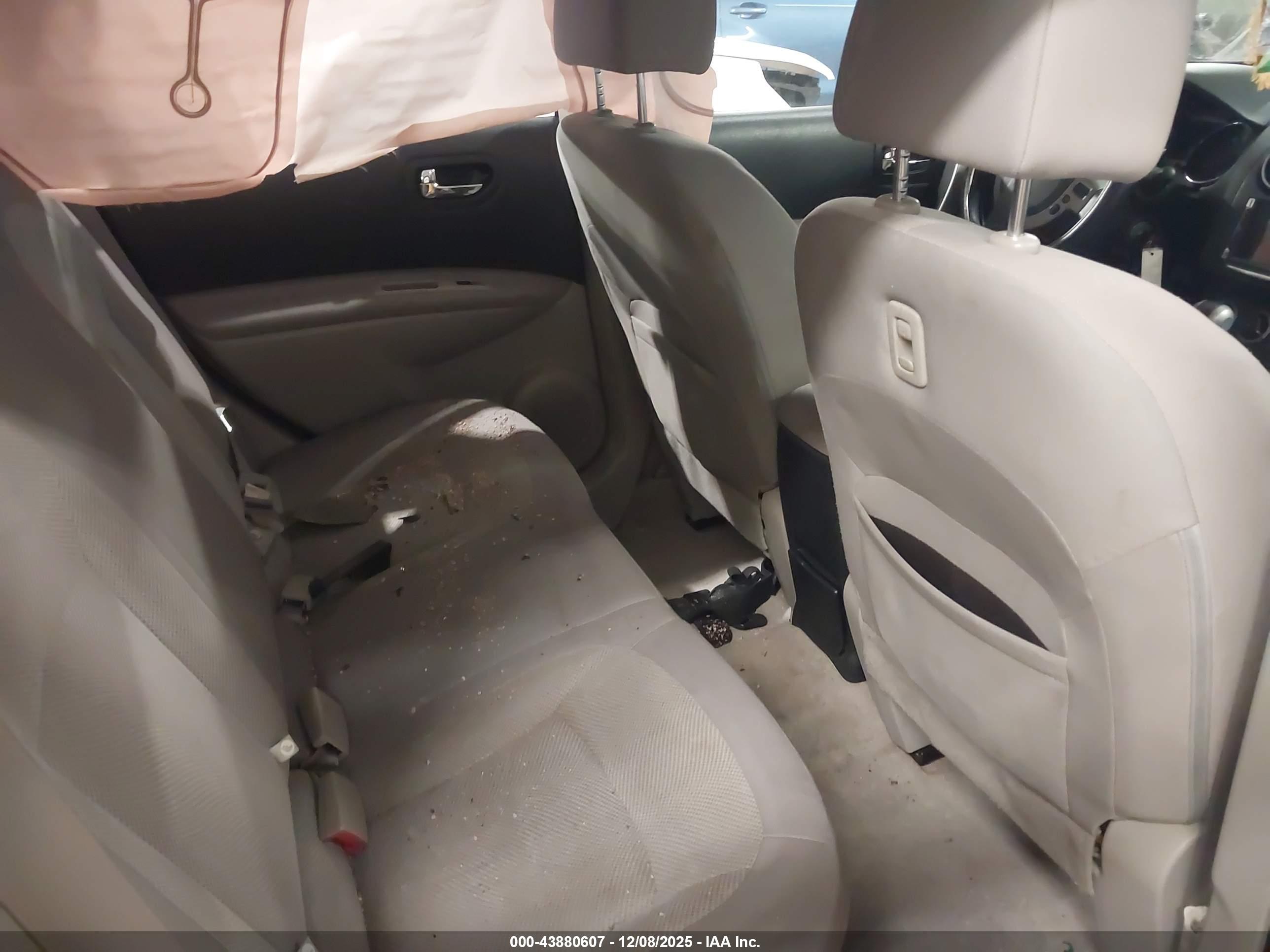 NISSAN ROGUE image 8