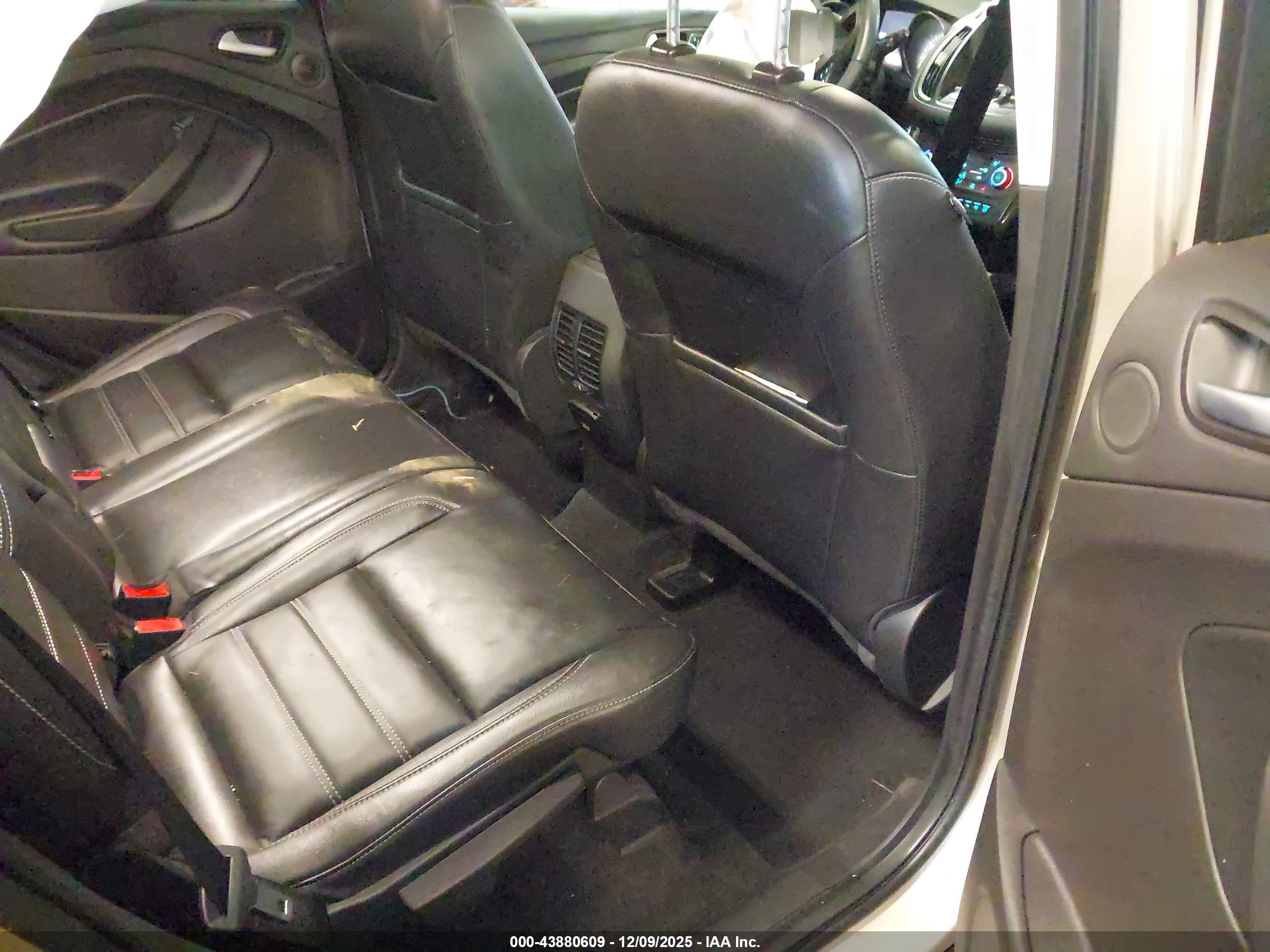 FORD ESCAPE image 8
