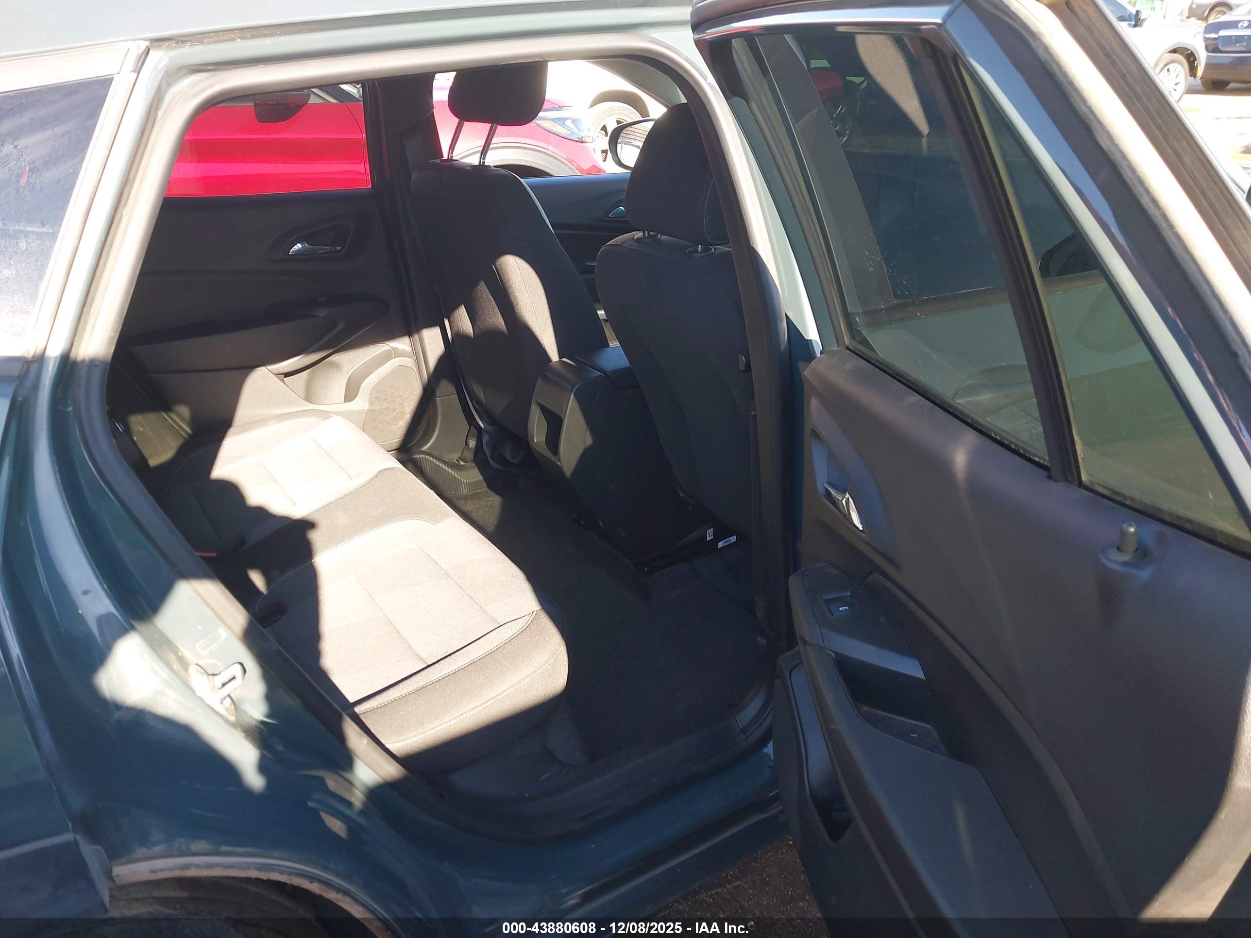 CHEVROLET TRAX image 8