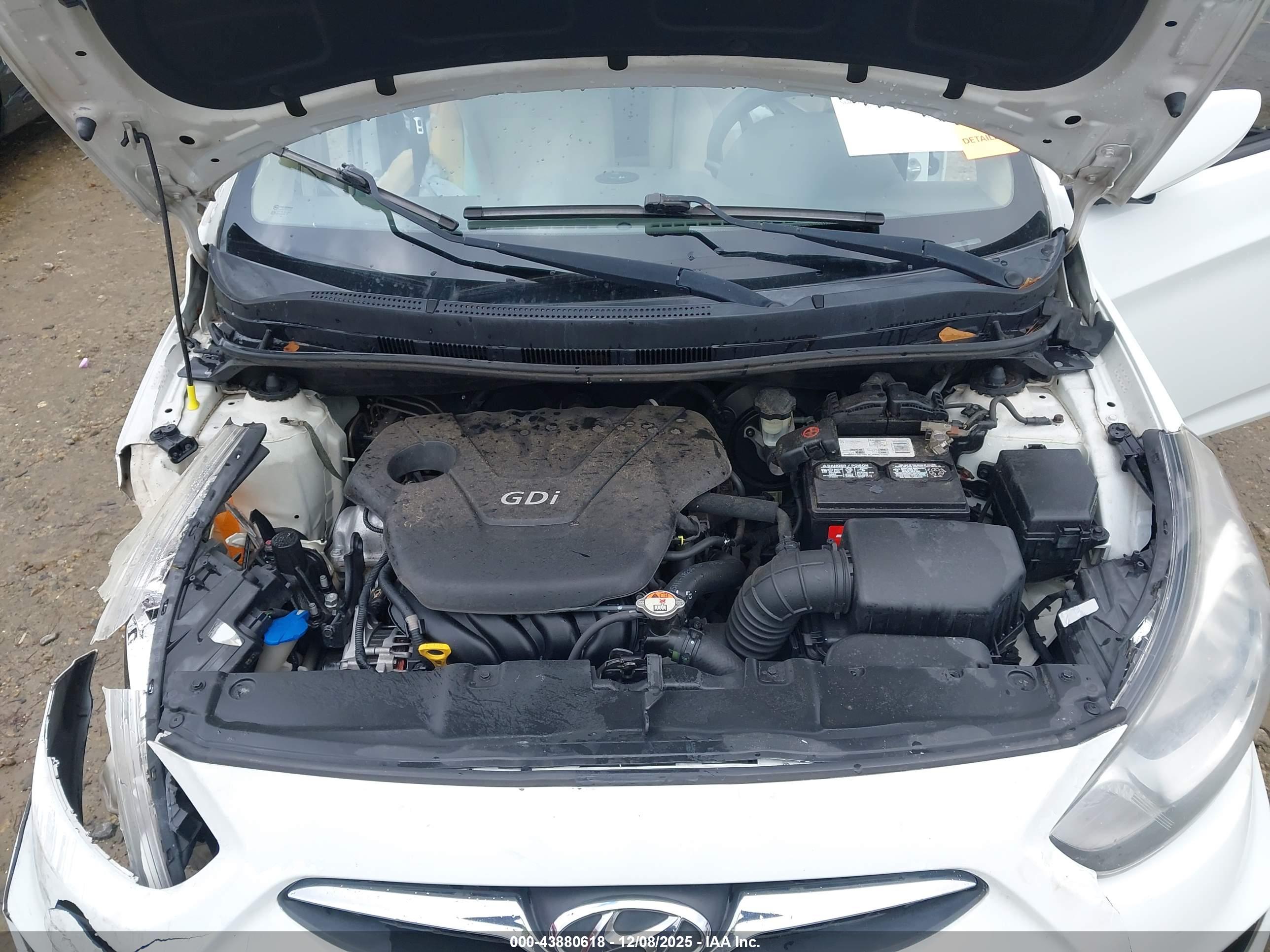 HYUNDAI ACCENT image 10