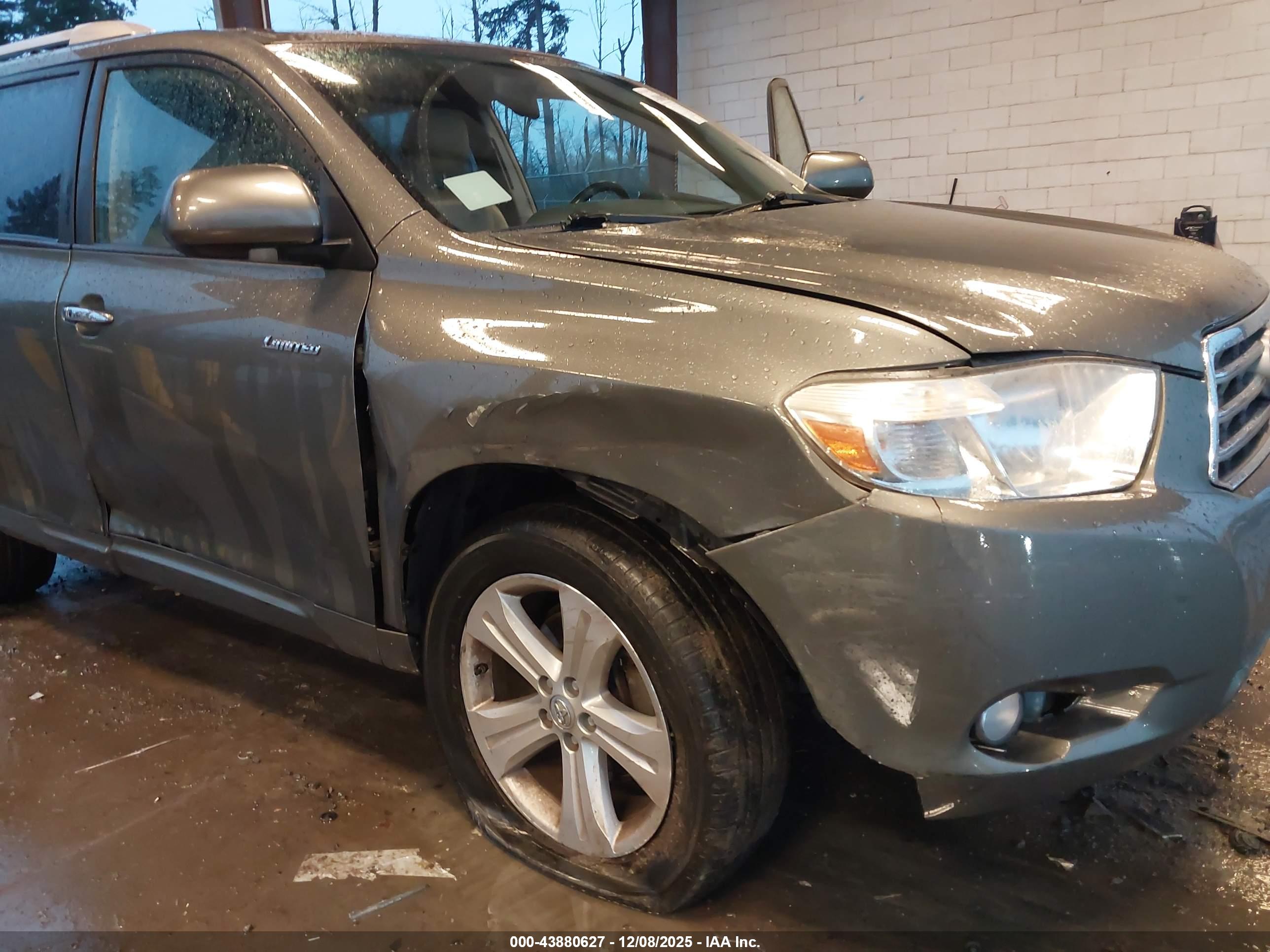 TOYOTA HIGHLANDER image 6