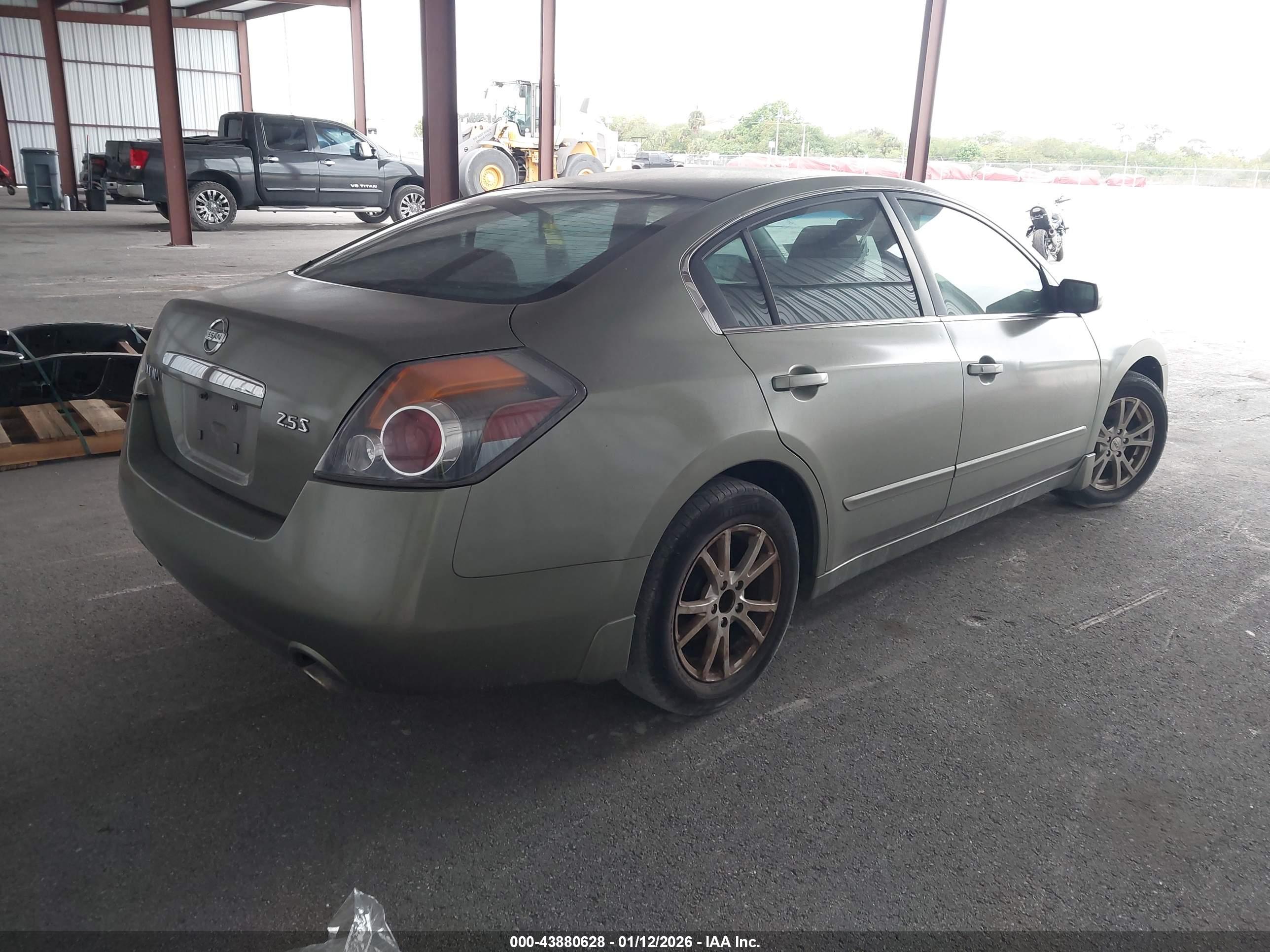 NISSAN ALTIMA image 4