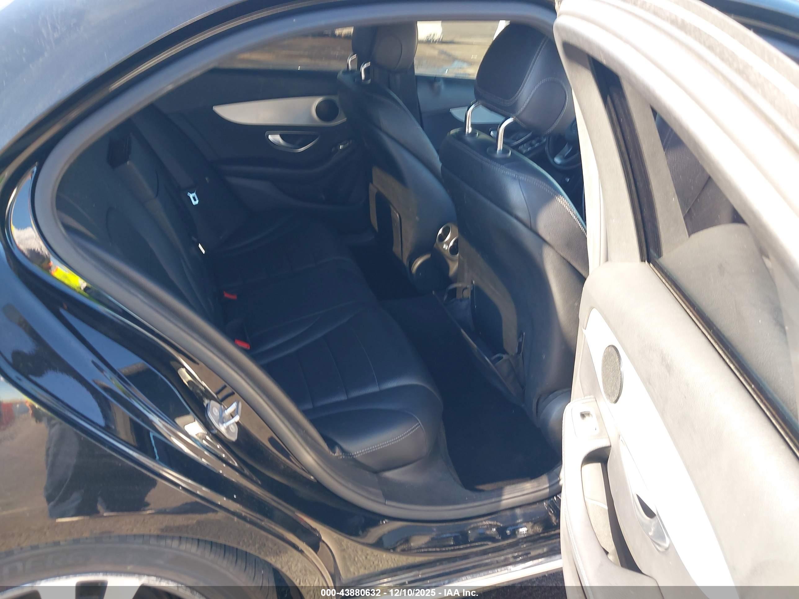 MERCEDES-BENZ C image 8