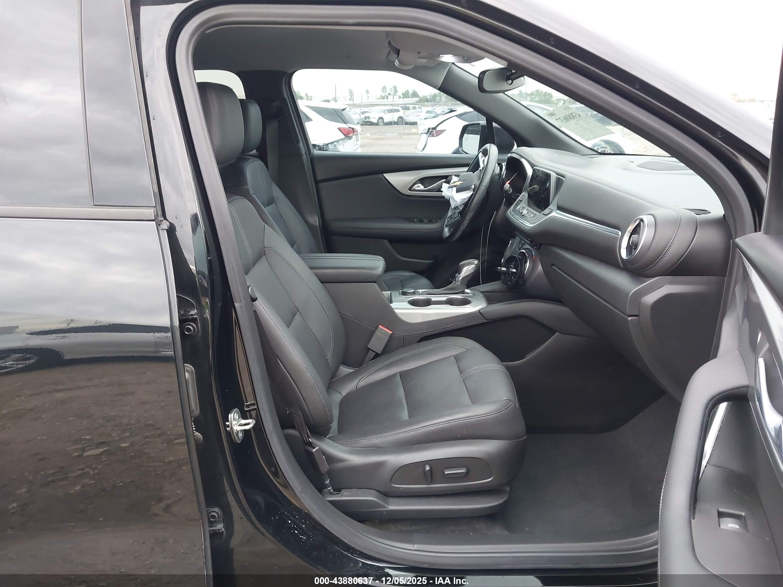 CHEVROLET BLAZER image 5