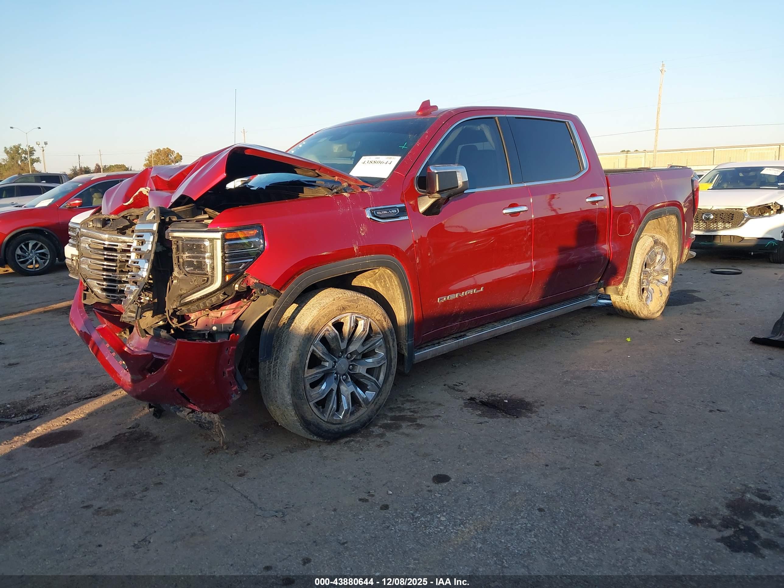 GMC SIERRA image 2