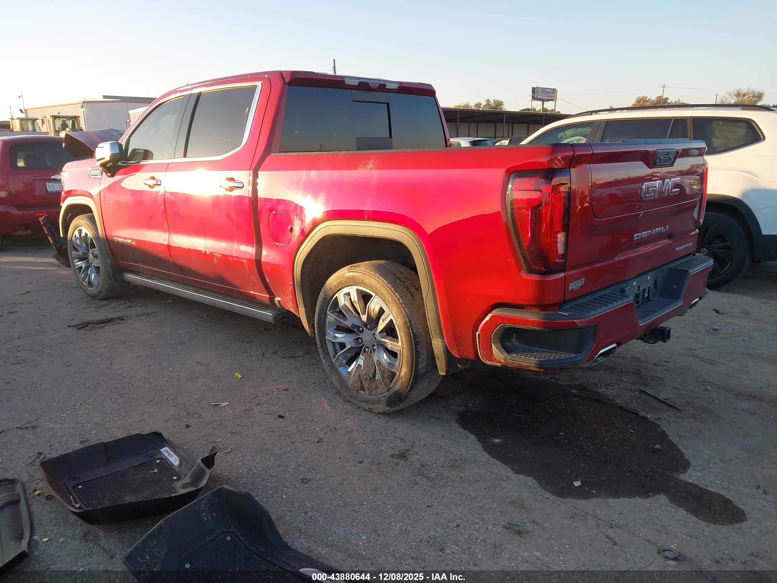 GMC SIERRA image 3