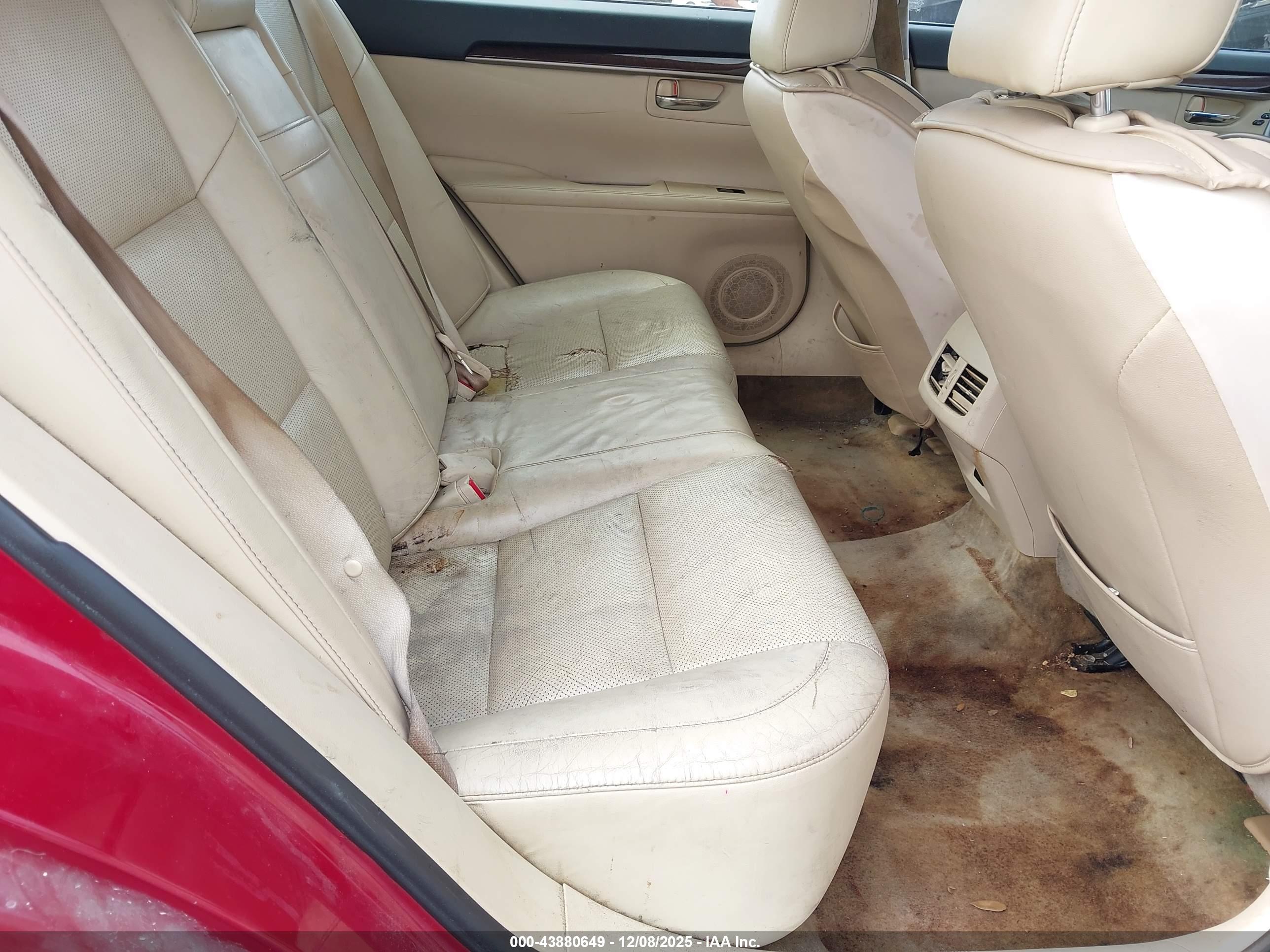 LEXUS ES image 8