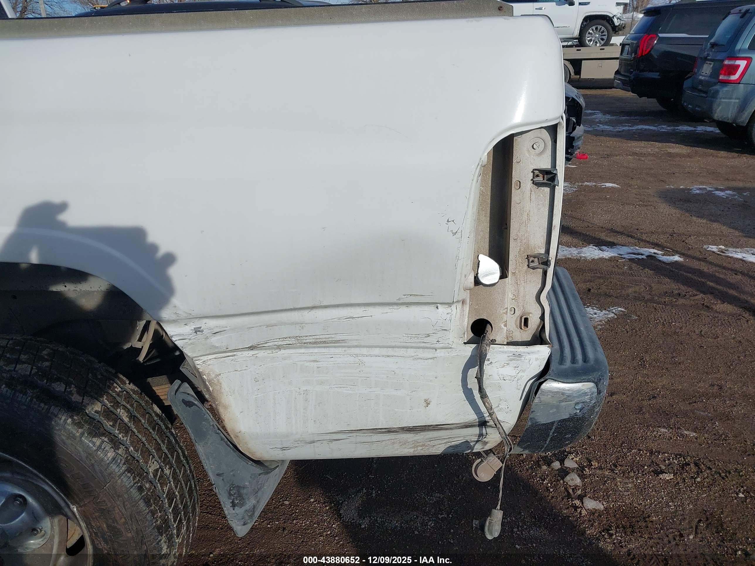 DODGE RAM image 6