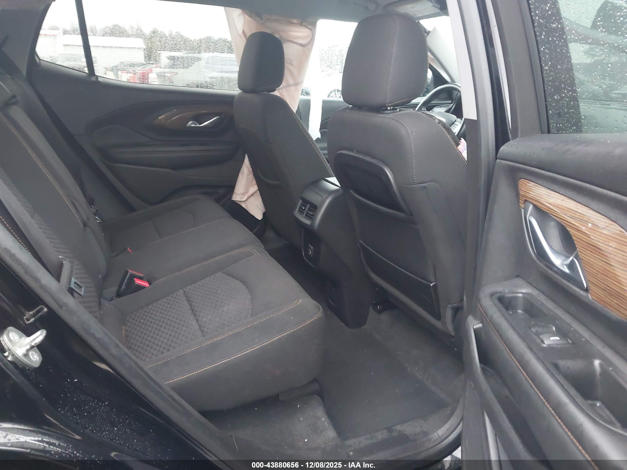 GMC TERRAIN image 8