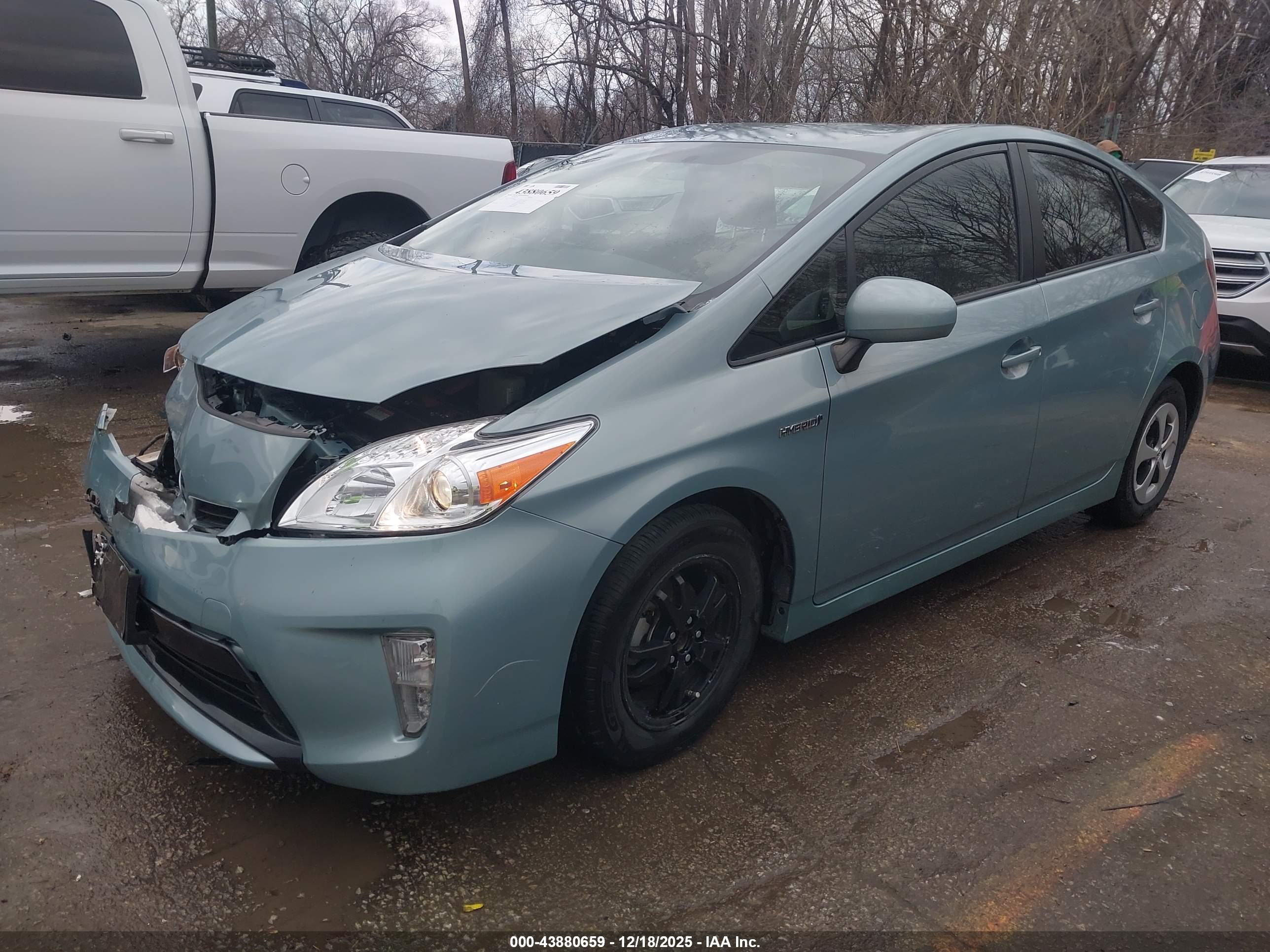 TOYOTA PRIUS image 2
