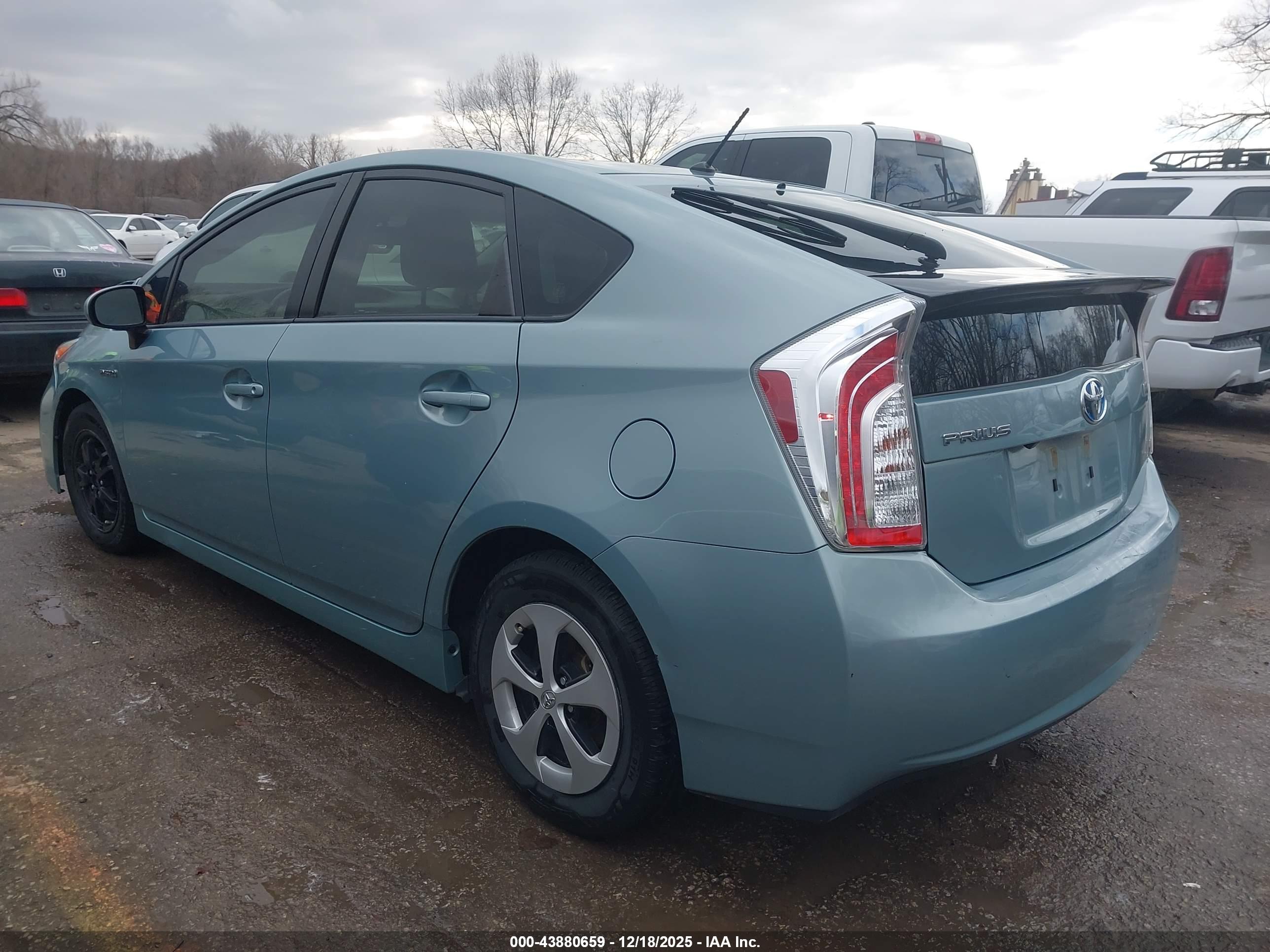 TOYOTA PRIUS image 3