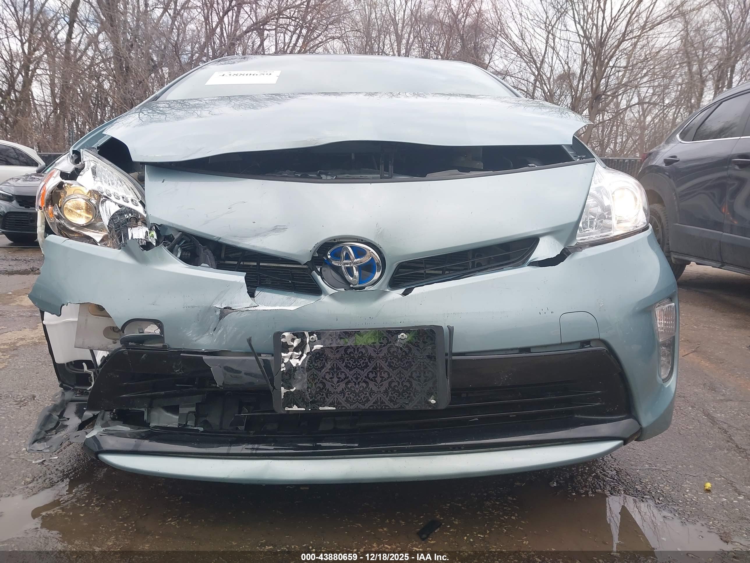 TOYOTA PRIUS image 6