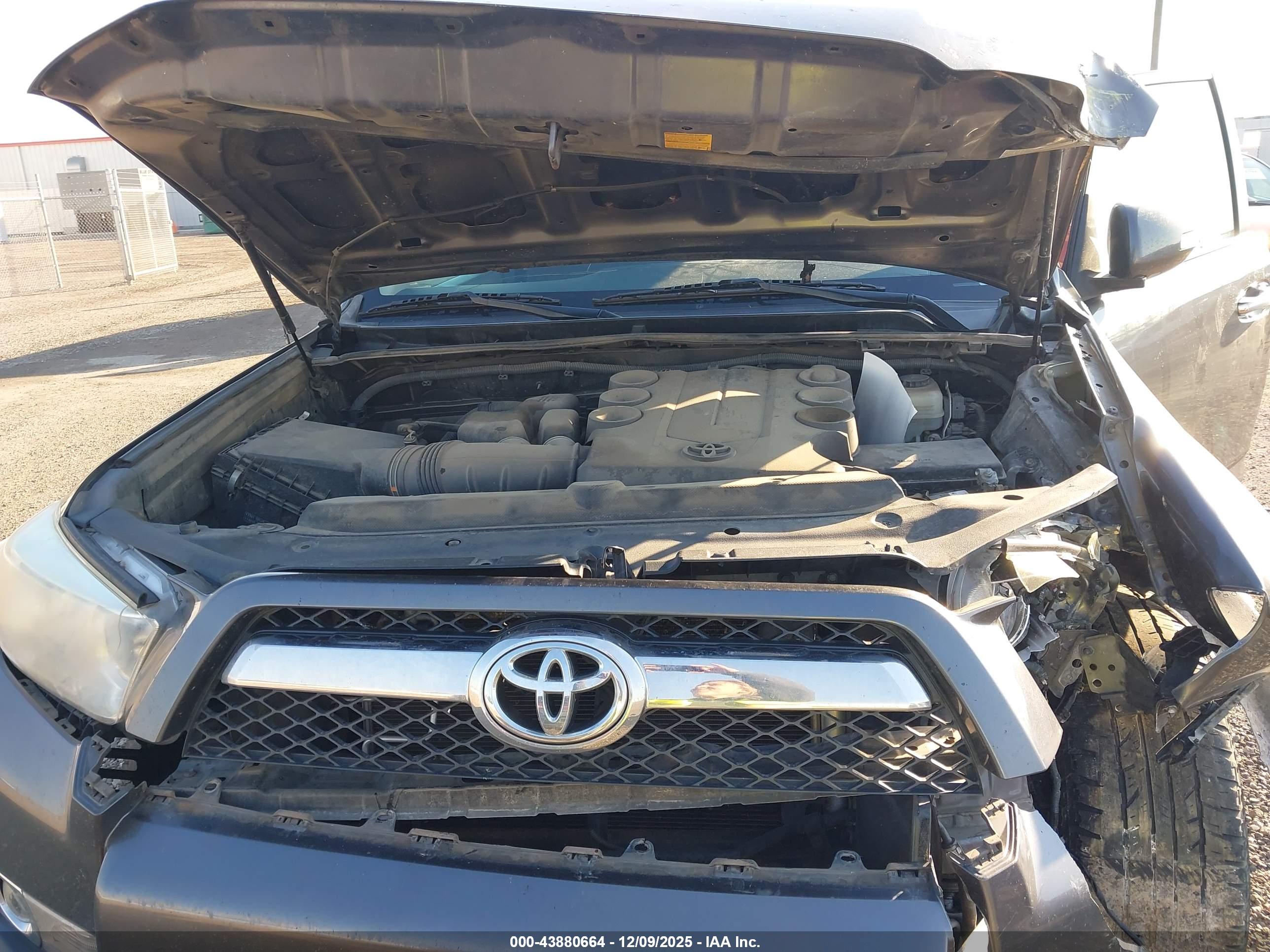 TOYOTA 4RUNNER image 10
