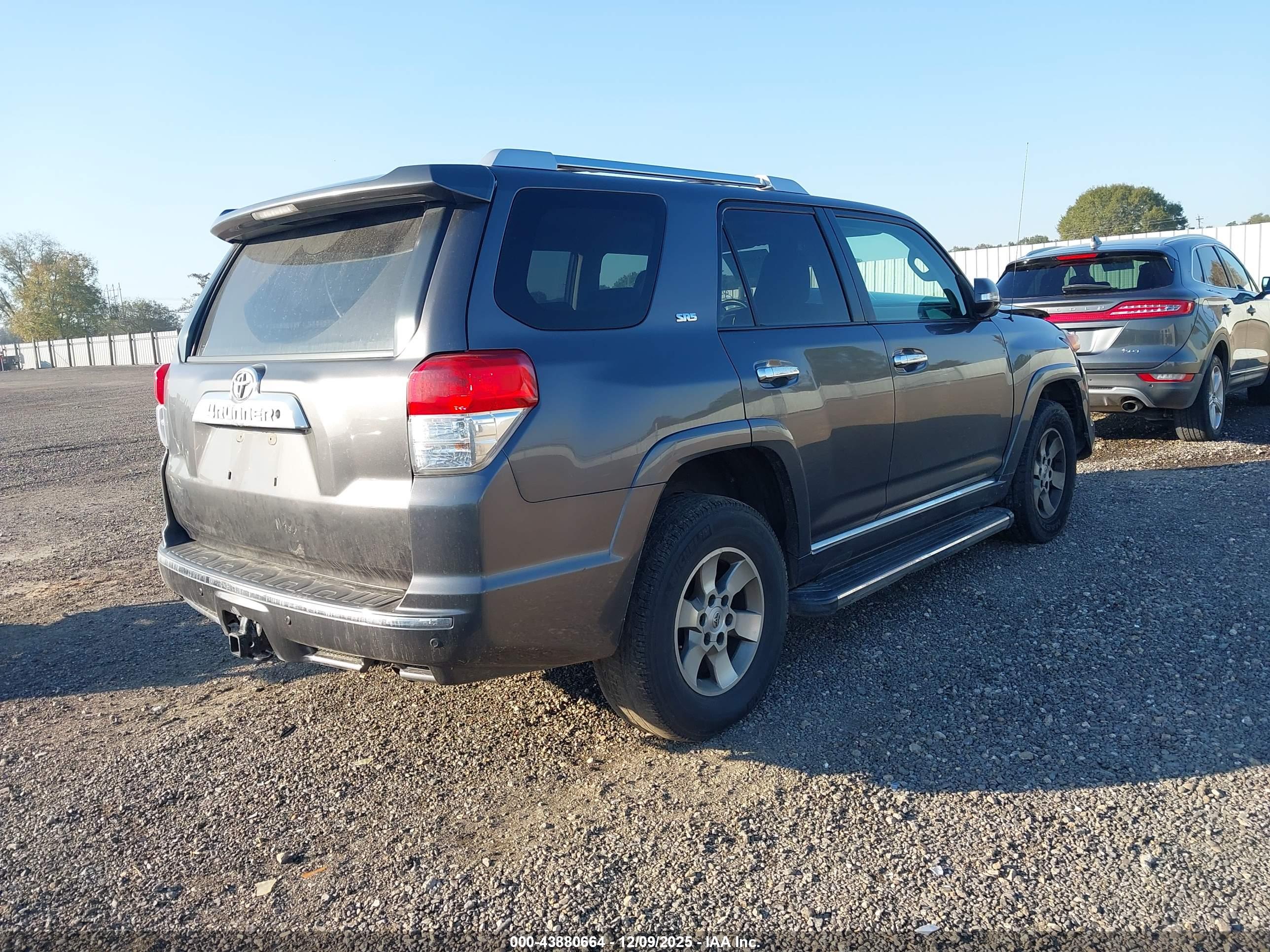 TOYOTA 4RUNNER image 4