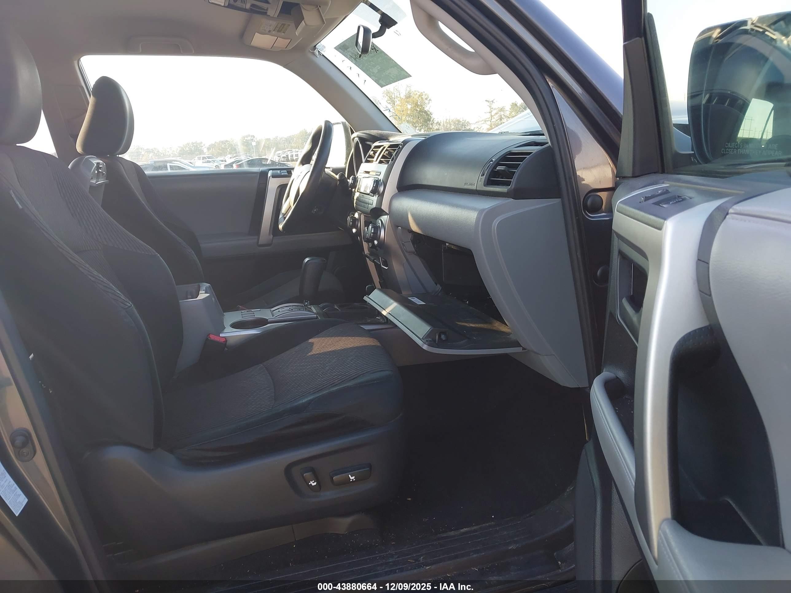TOYOTA 4RUNNER image 5