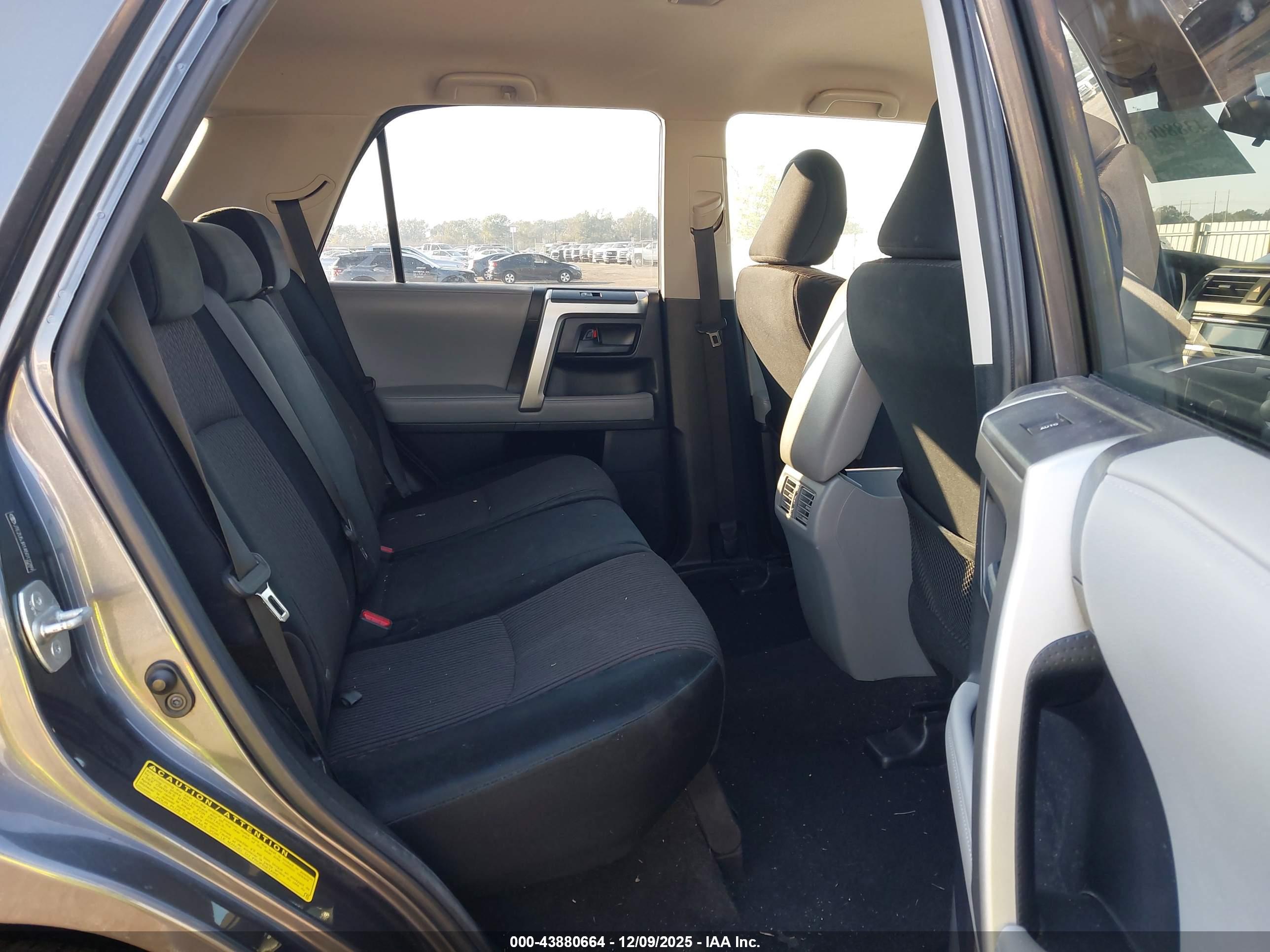 TOYOTA 4RUNNER image 8