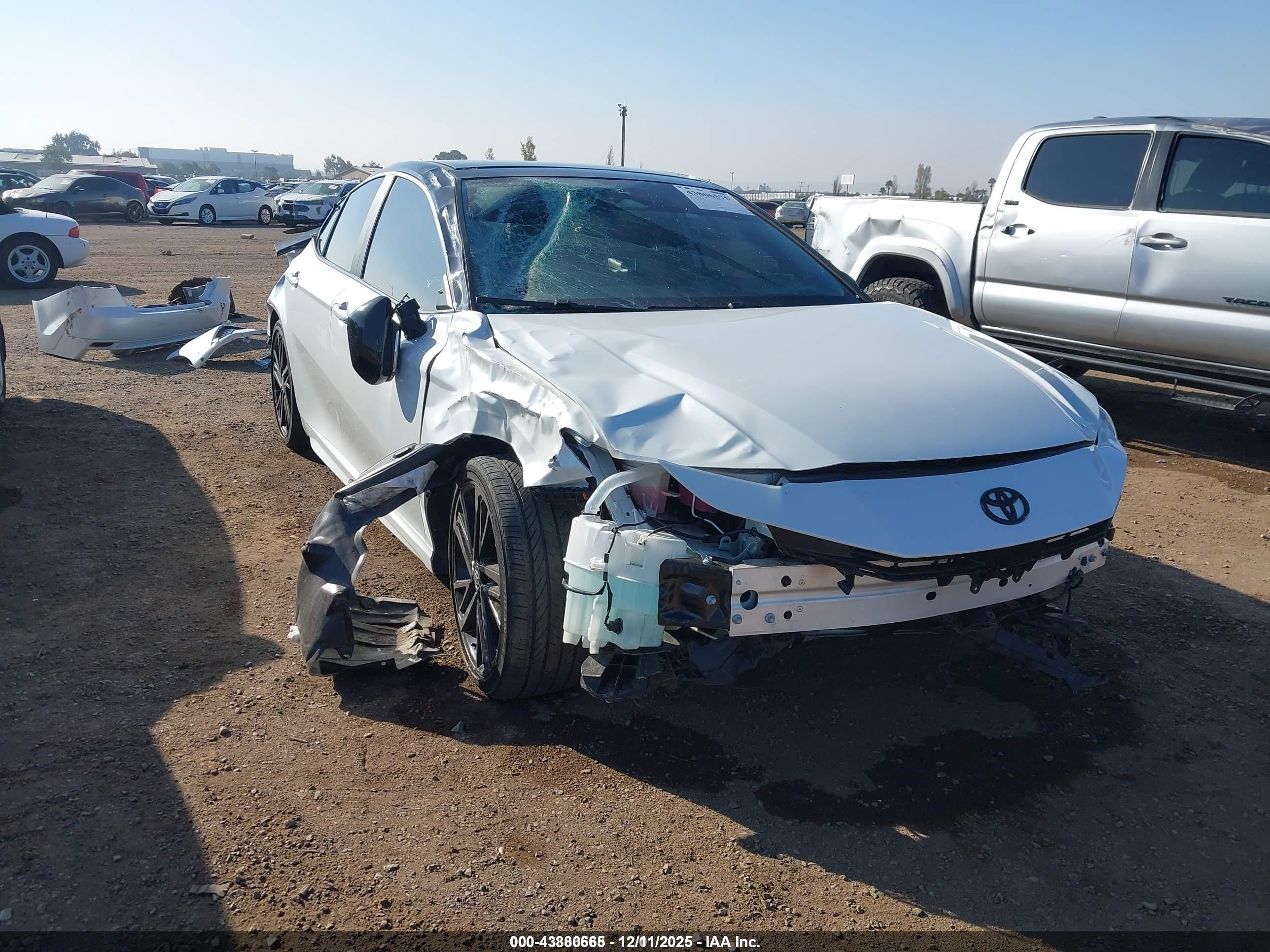 TOYOTA CAMRY image 6