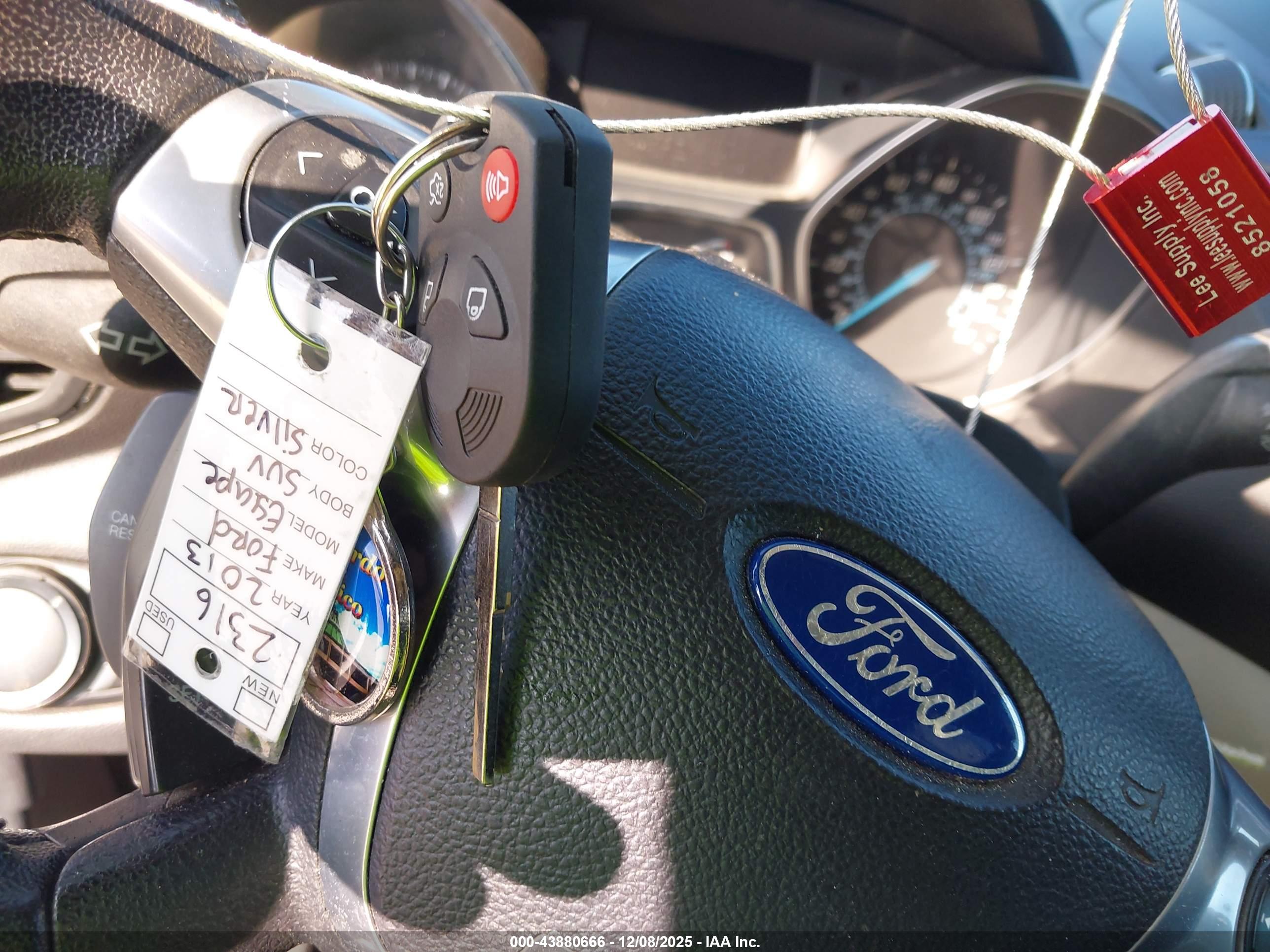 FORD ESCAPE image 11