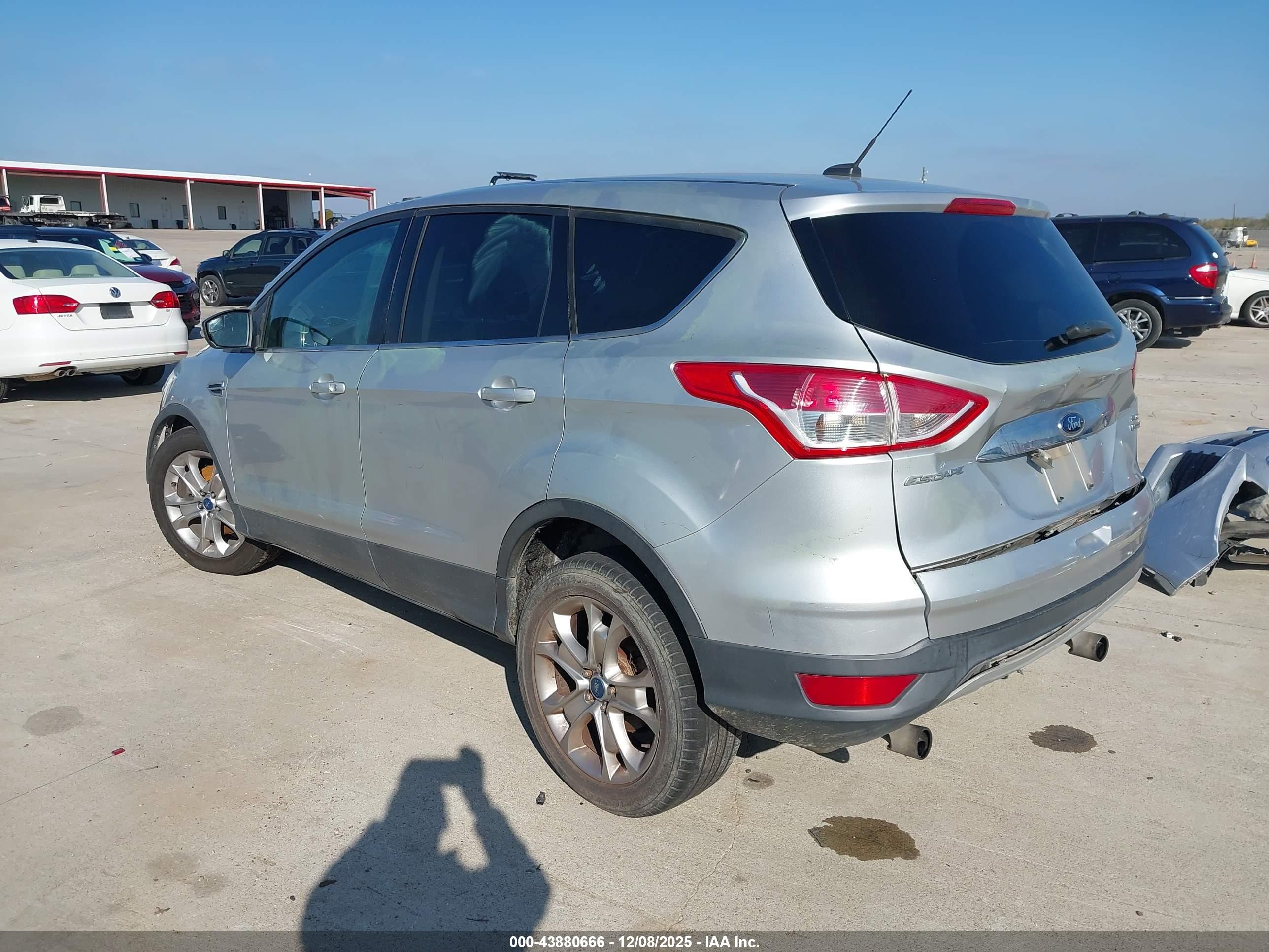 FORD ESCAPE image 3