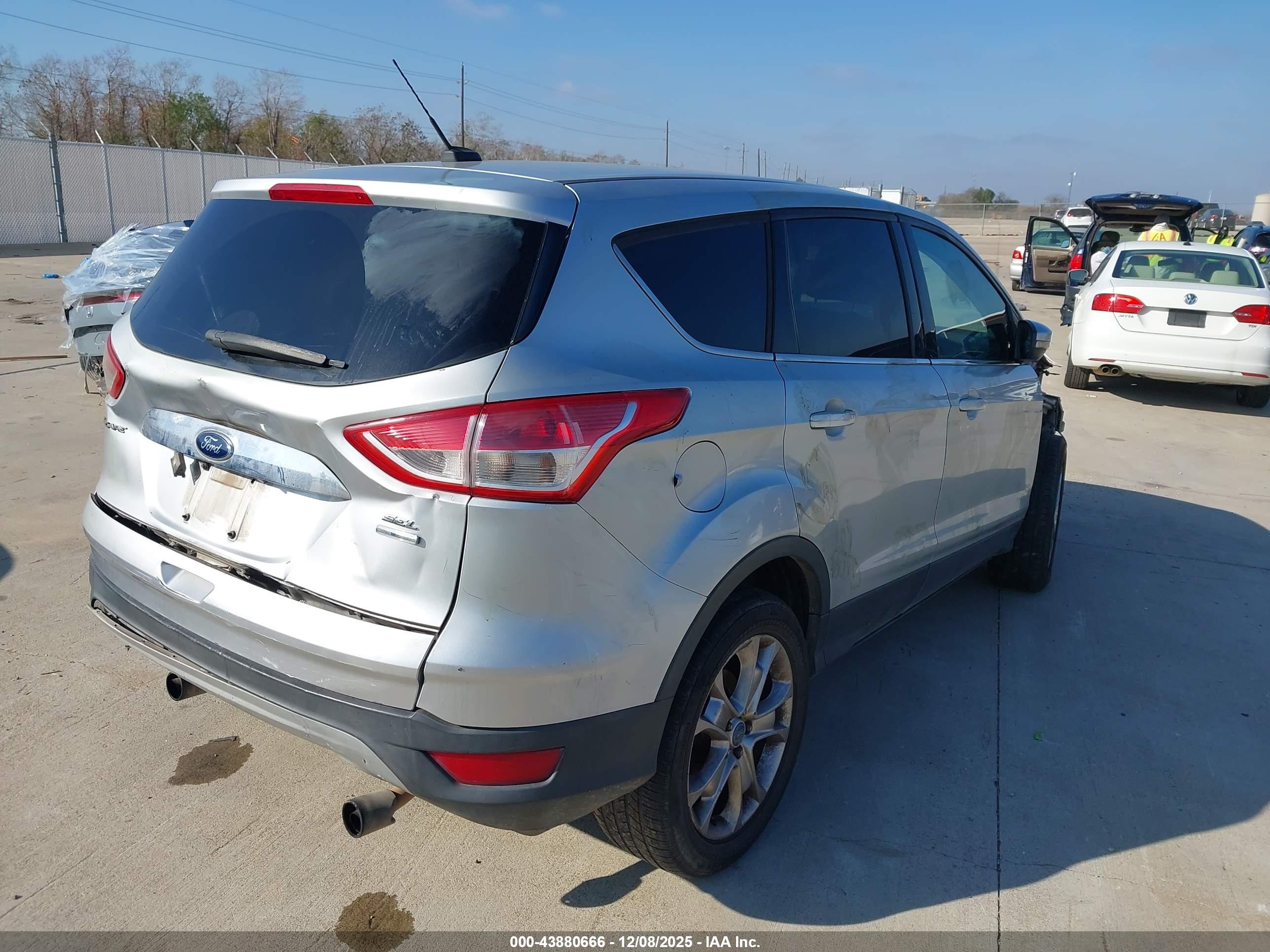 FORD ESCAPE image 4