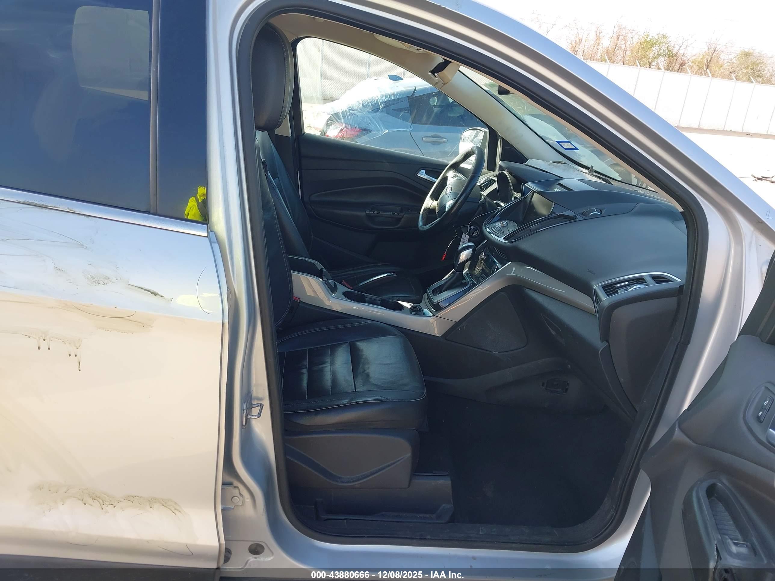 FORD ESCAPE image 5