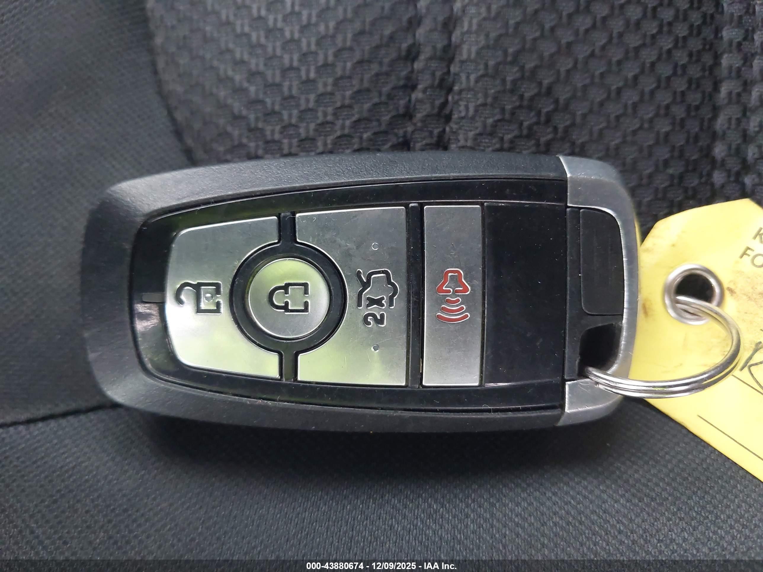 FORD FUSION image 11