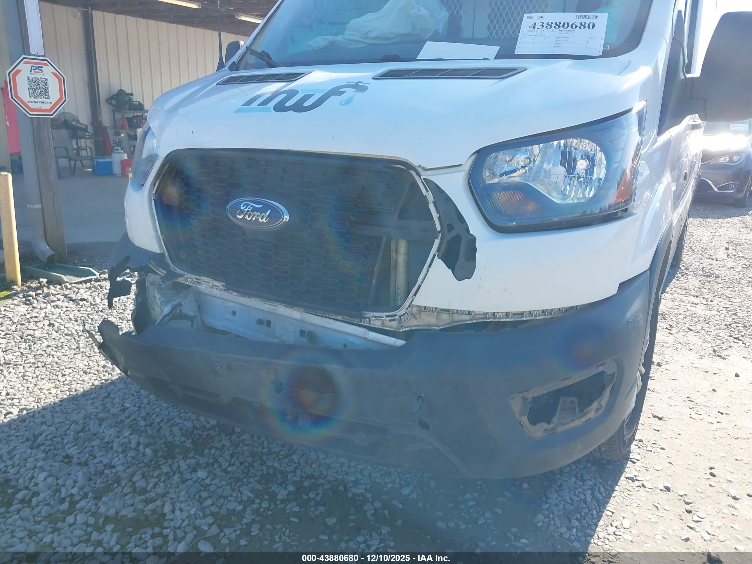FORD TRANSIT-350 image 6