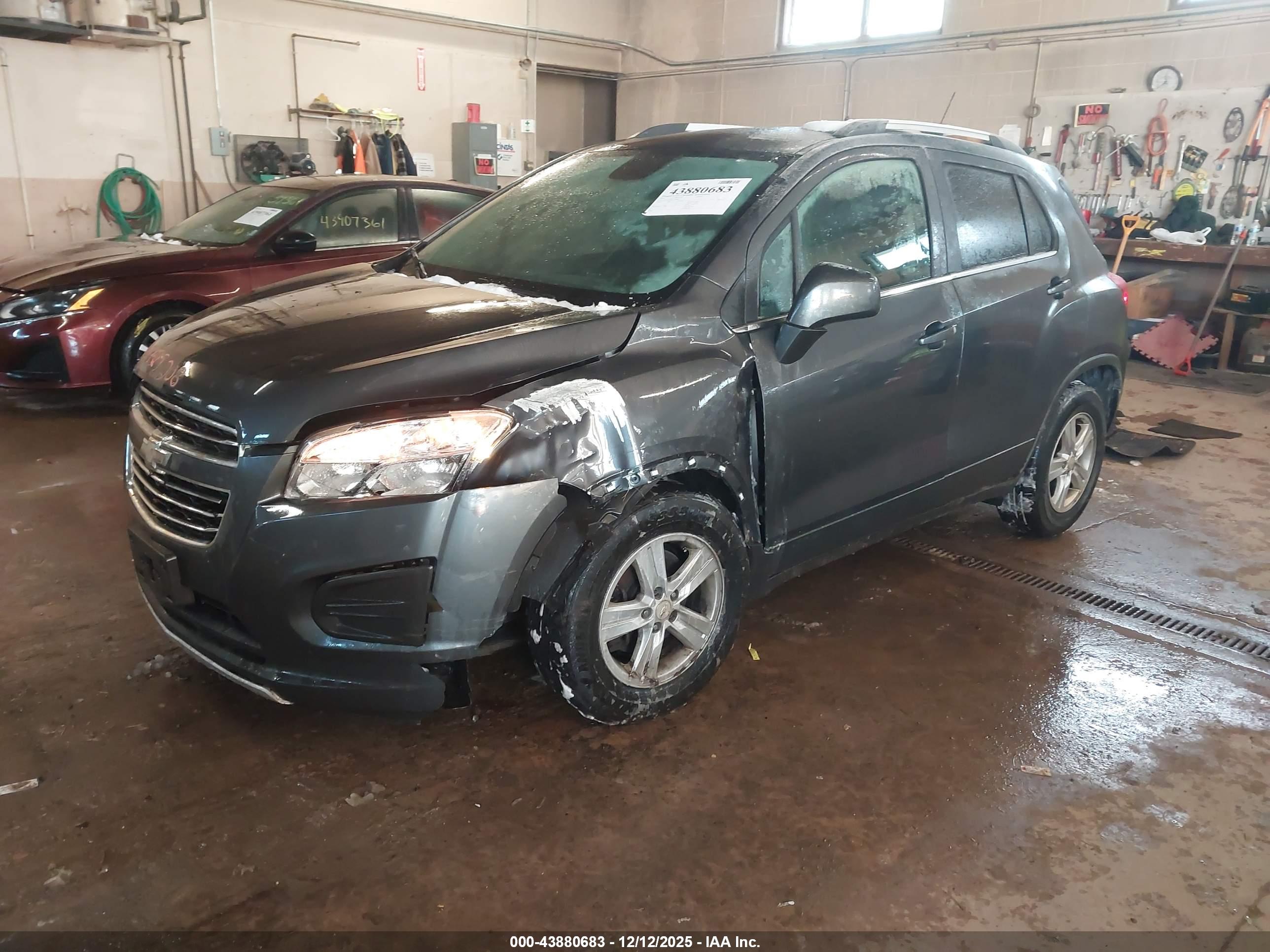CHEVROLET TRAX image 2