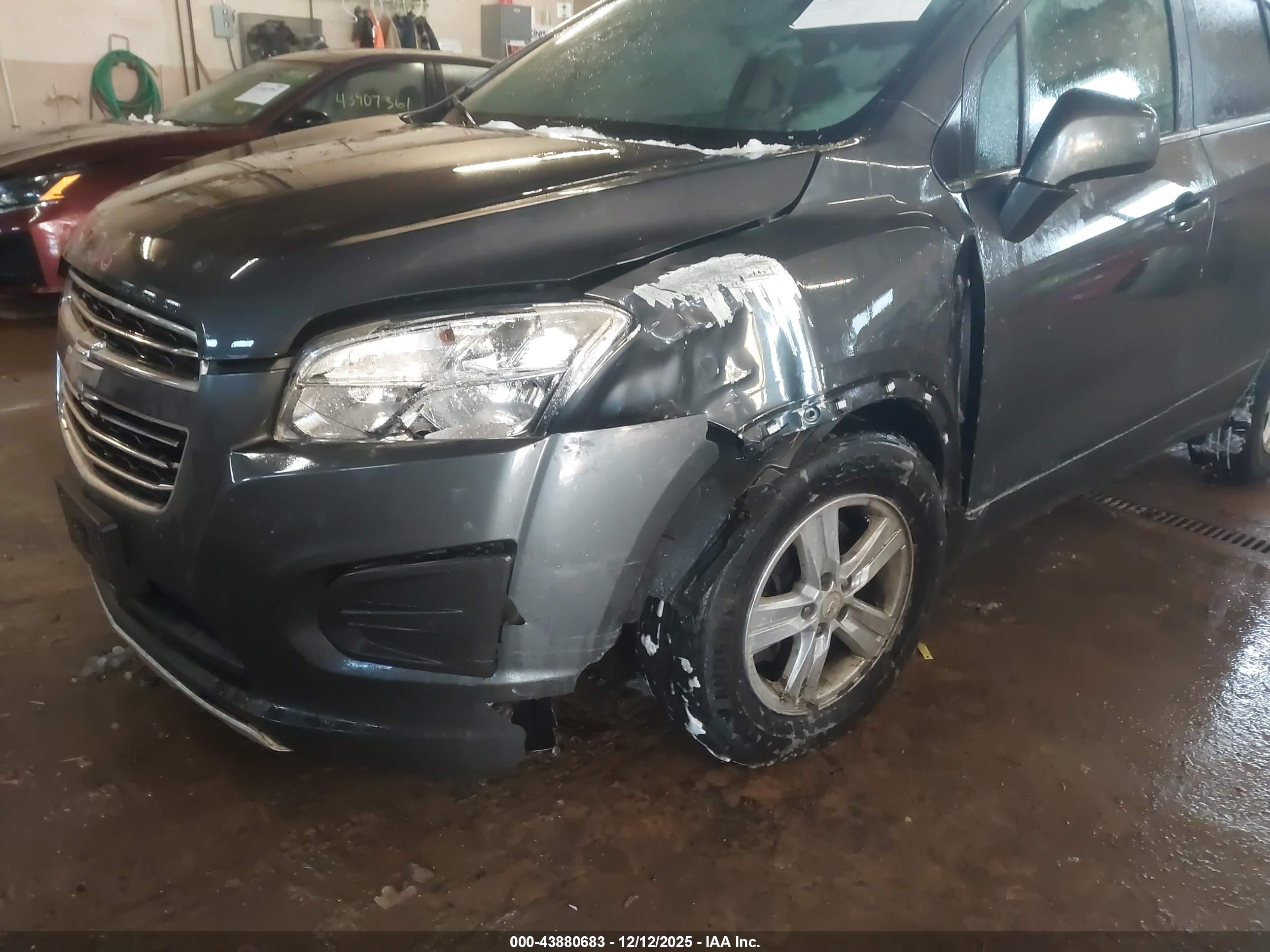 CHEVROLET TRAX image 6