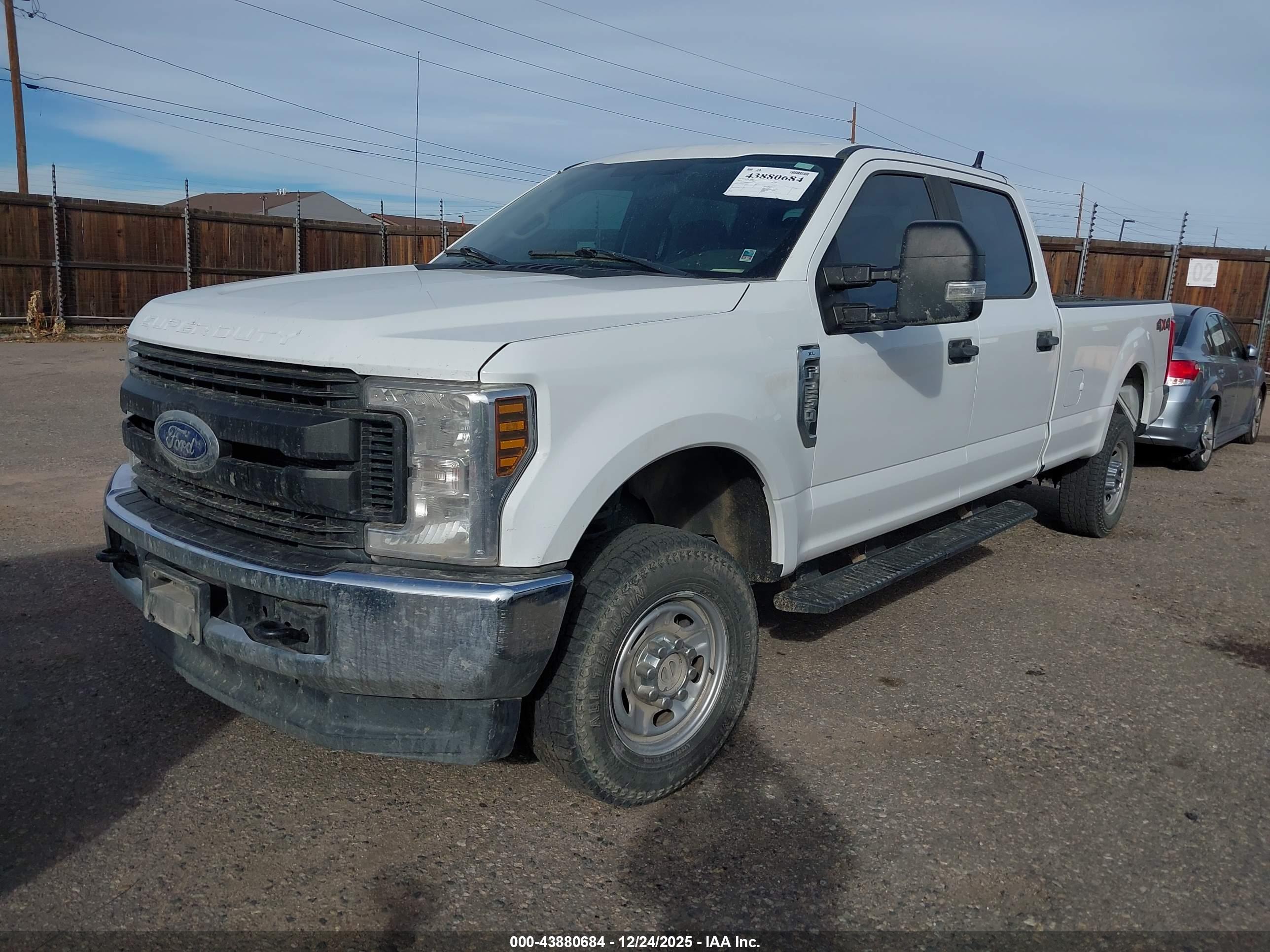 FORD F-250 image 2