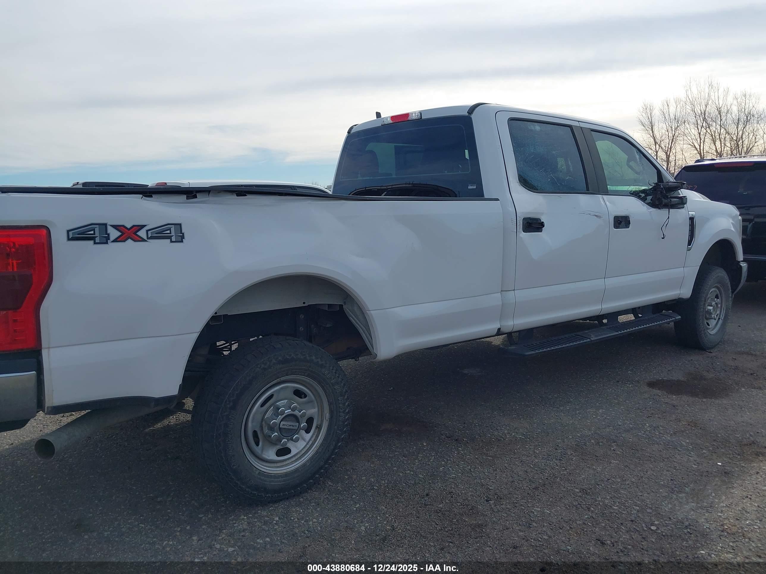 FORD F-250 image 6