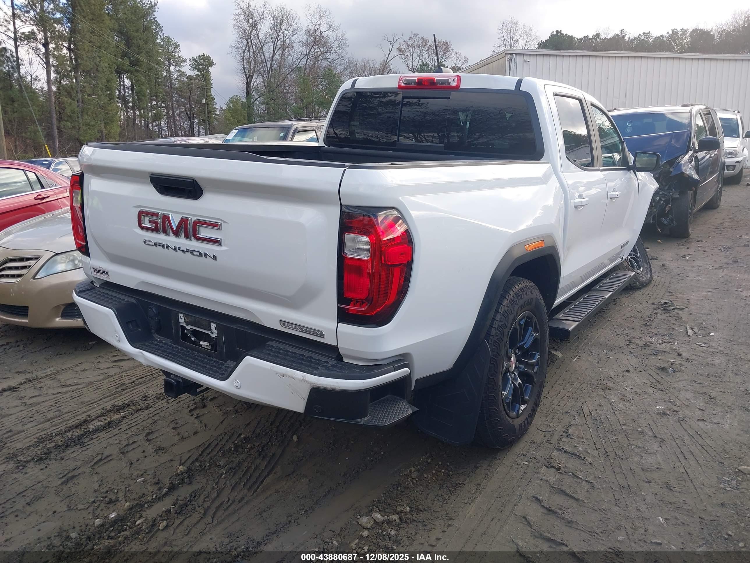 GMC CANYON image 4