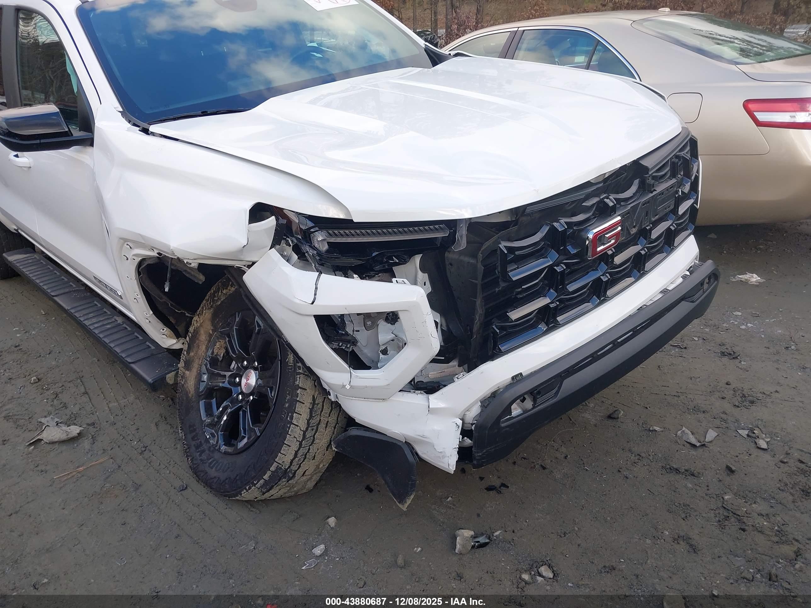 GMC CANYON image 6