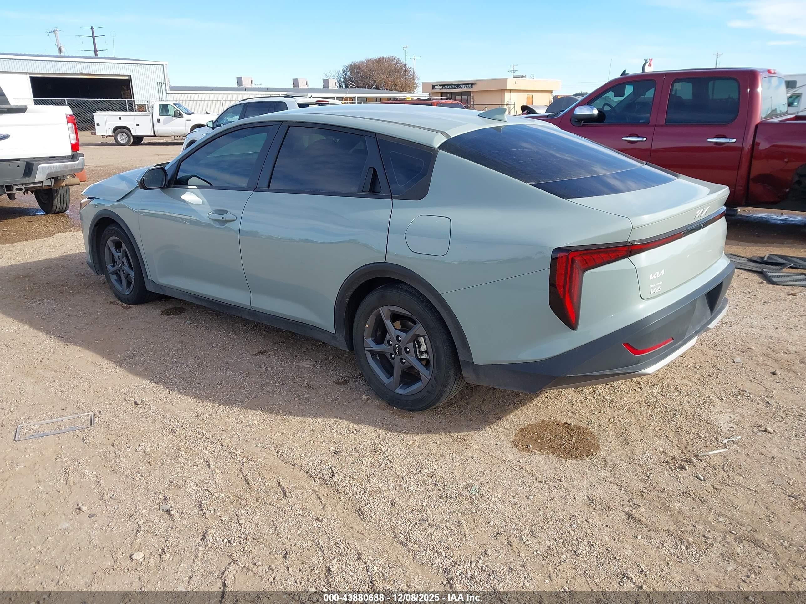KIA K4 image 3
