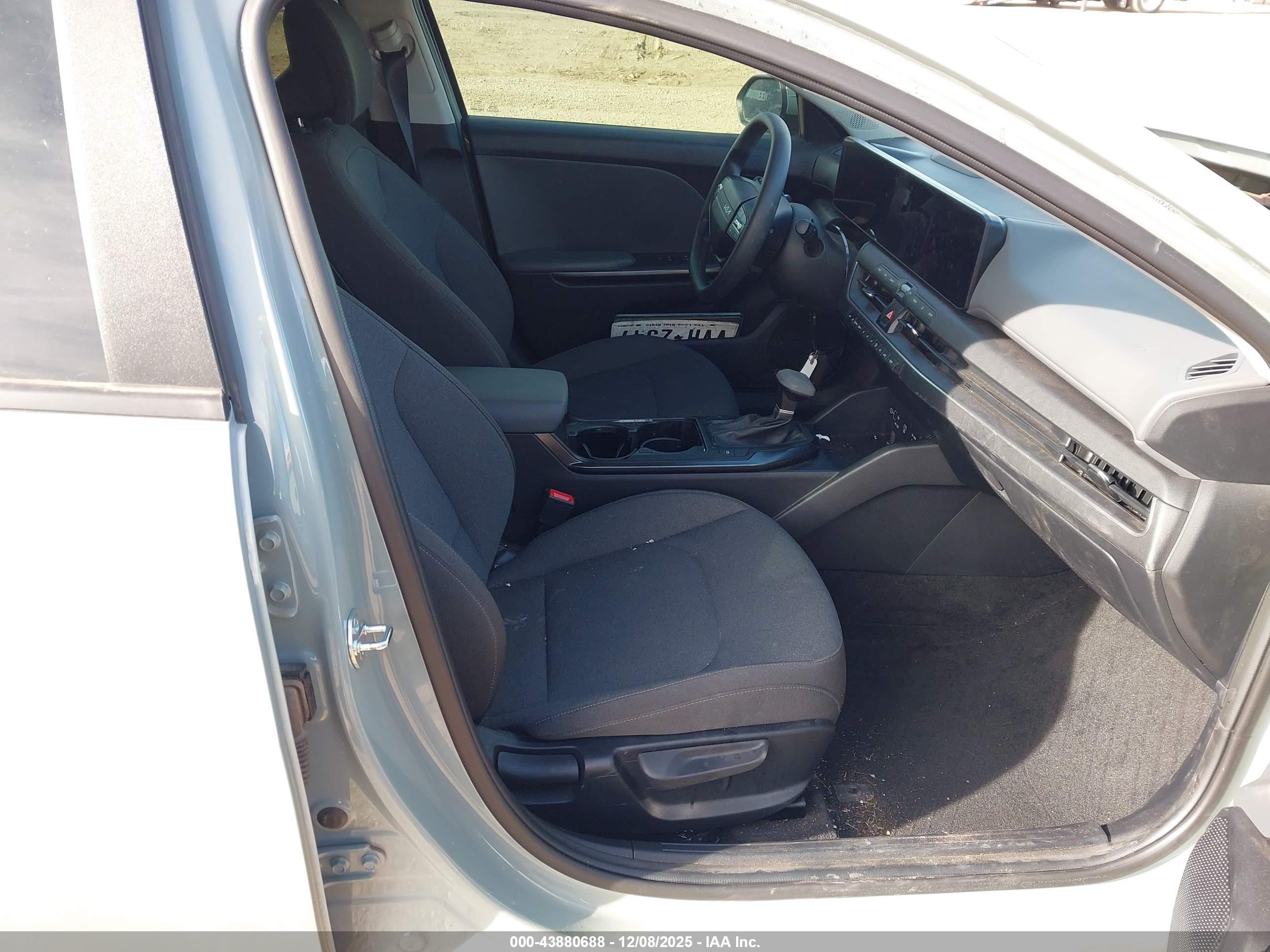 KIA K4 image 5
