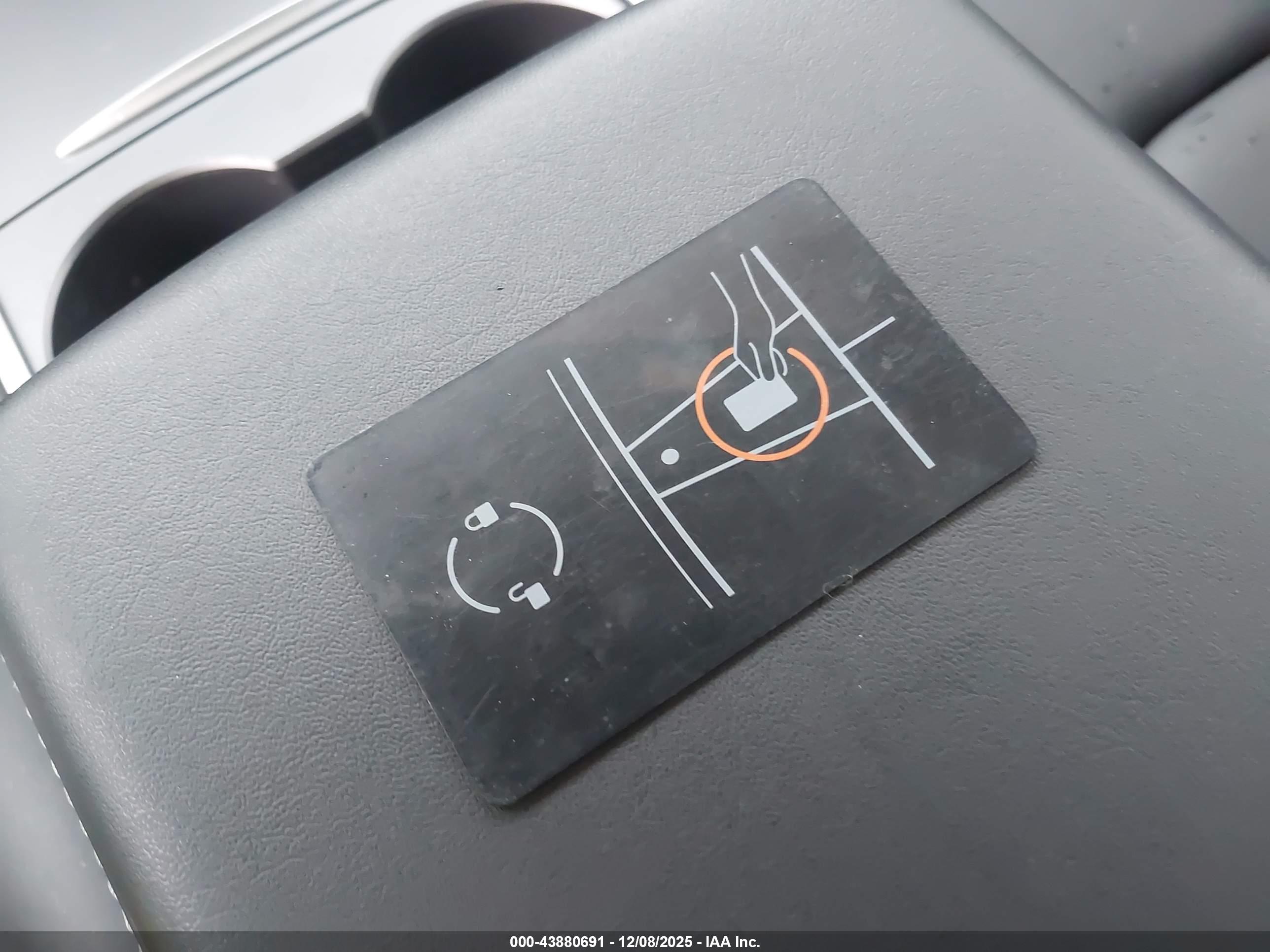 TESLA MODEL image 11