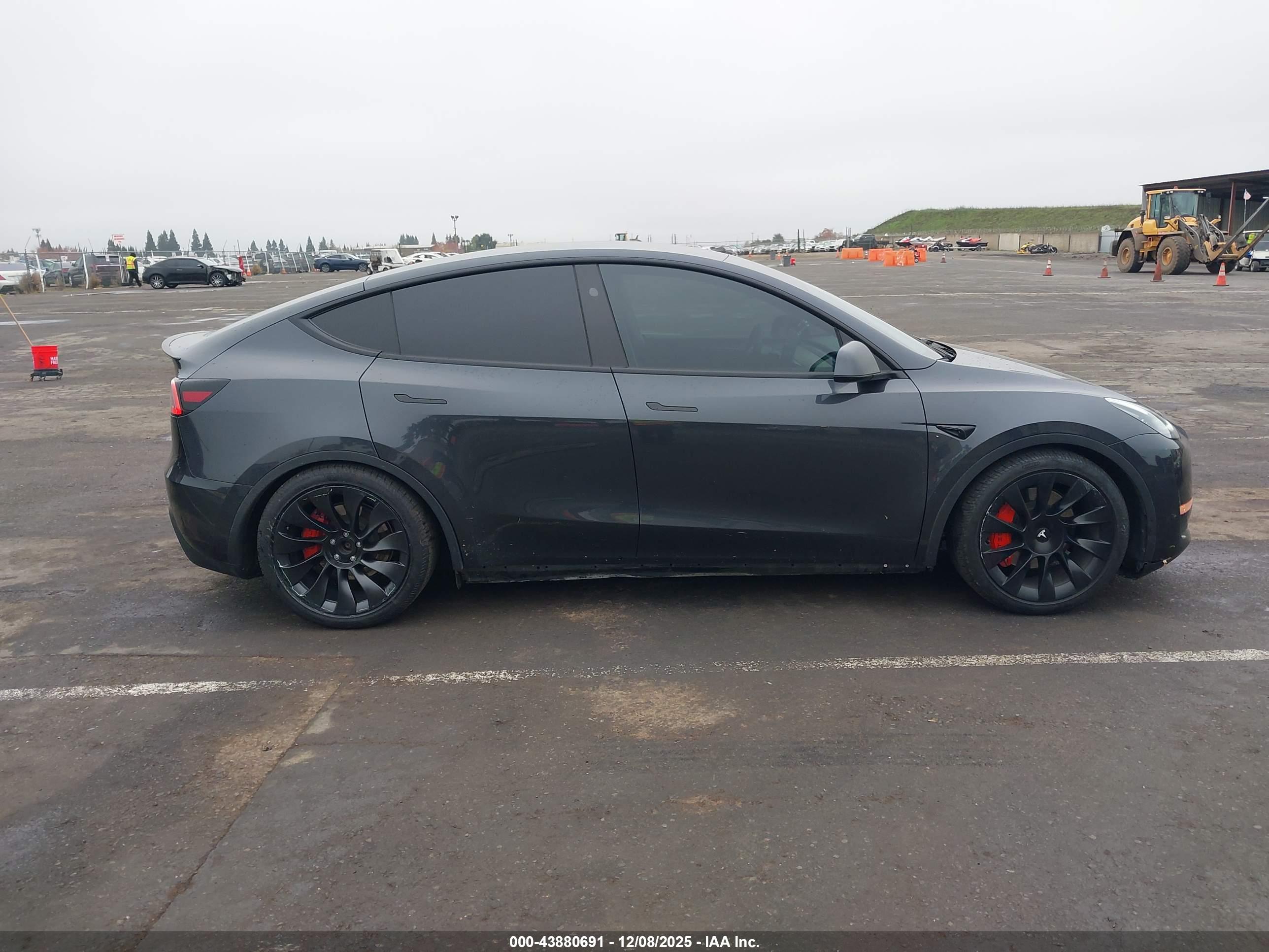 TESLA MODEL image 6
